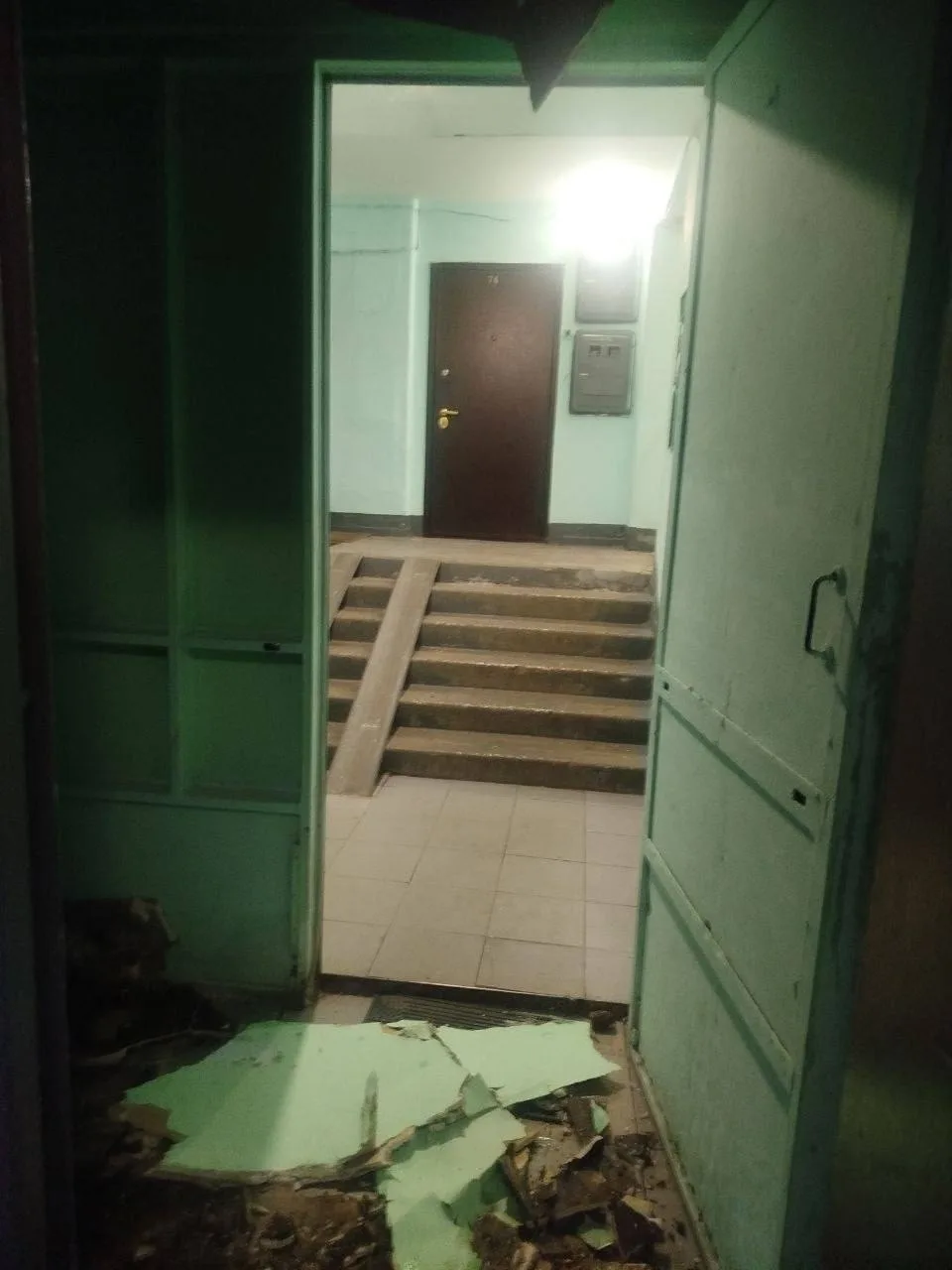 🧱 В доме на Куркинском шоссе, 24 обрушился потолок подъезда