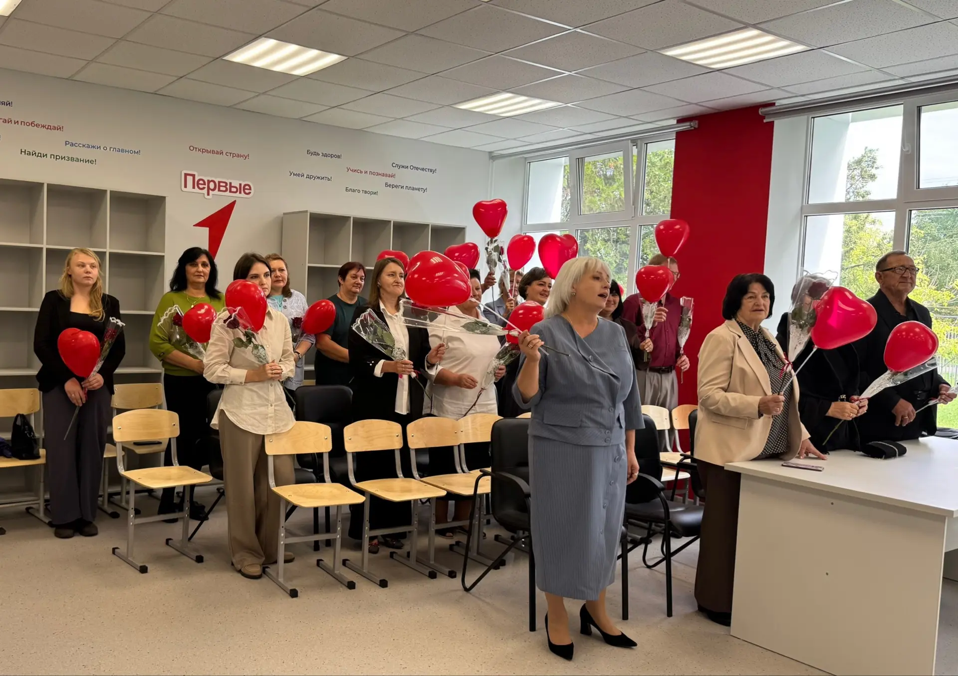 📅 Сегодня, 1 октября, в нашей школе прошёл праздничный концерт, посвящённый Дню учителя!
