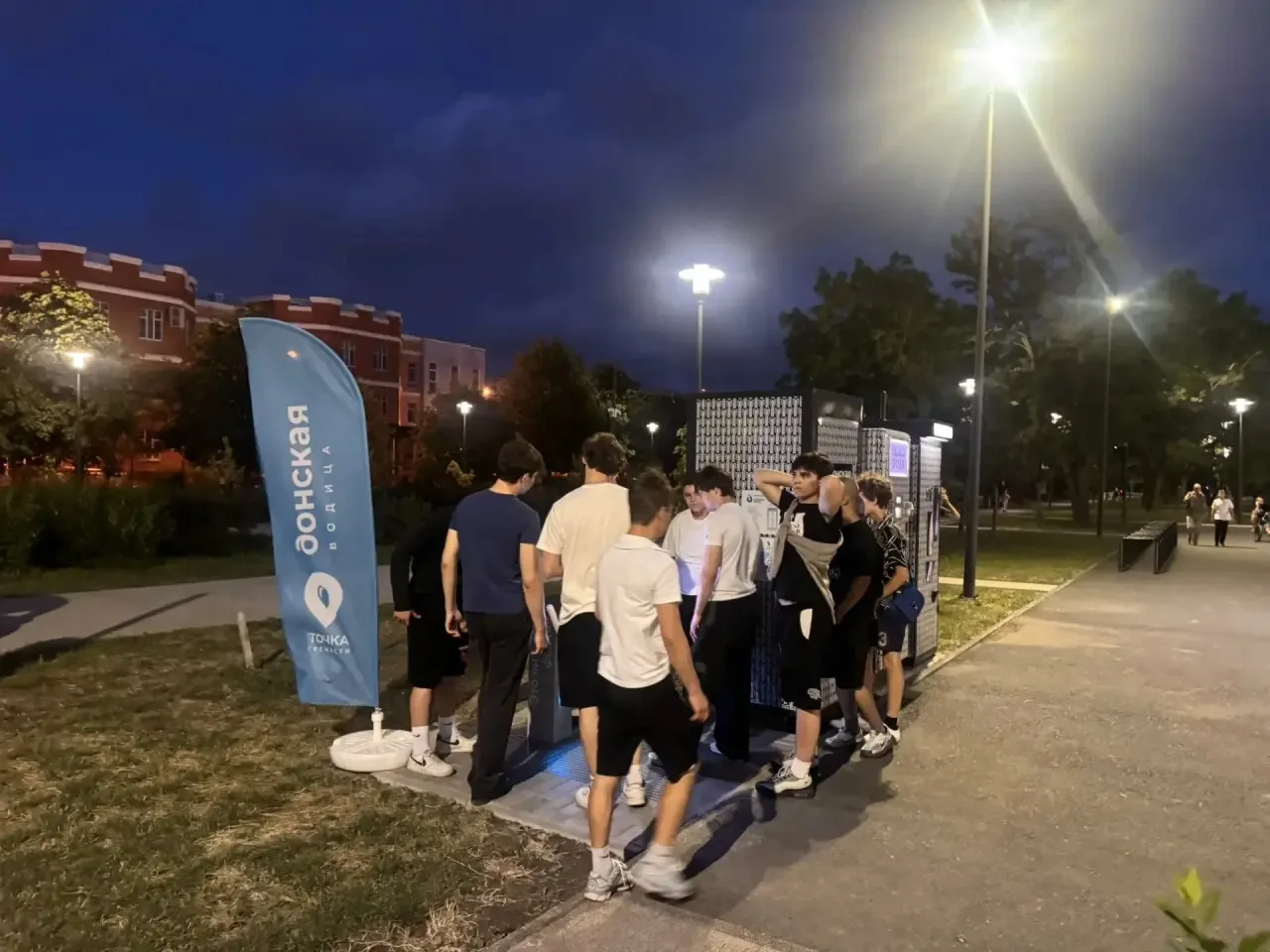 С самого утра и до позднего вечера наш «утолятор жажды» работает для настоящих ценителе...