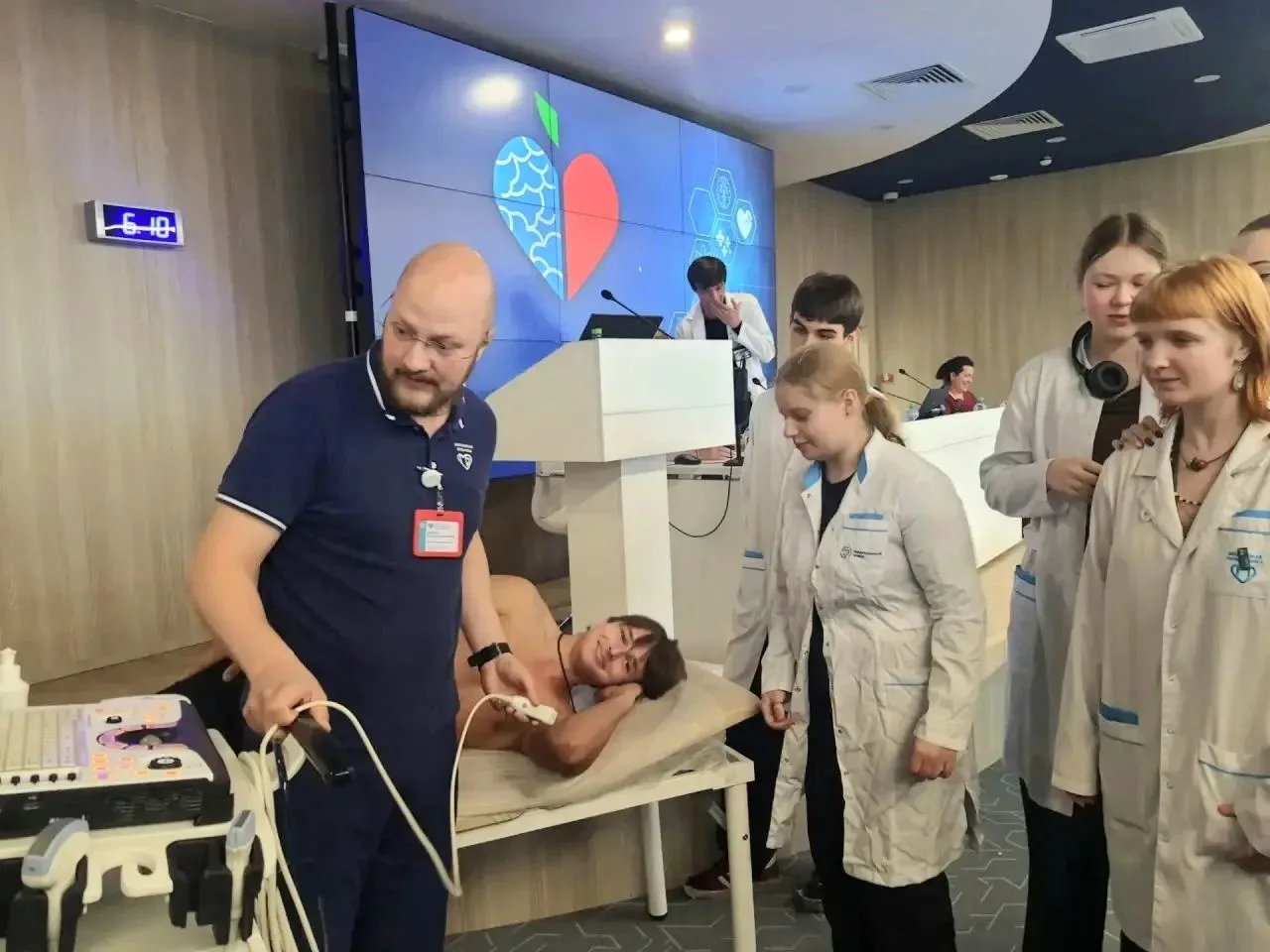 11-классники побывали на встрече с врачами ГБУЗ им. В.М.Буянова!