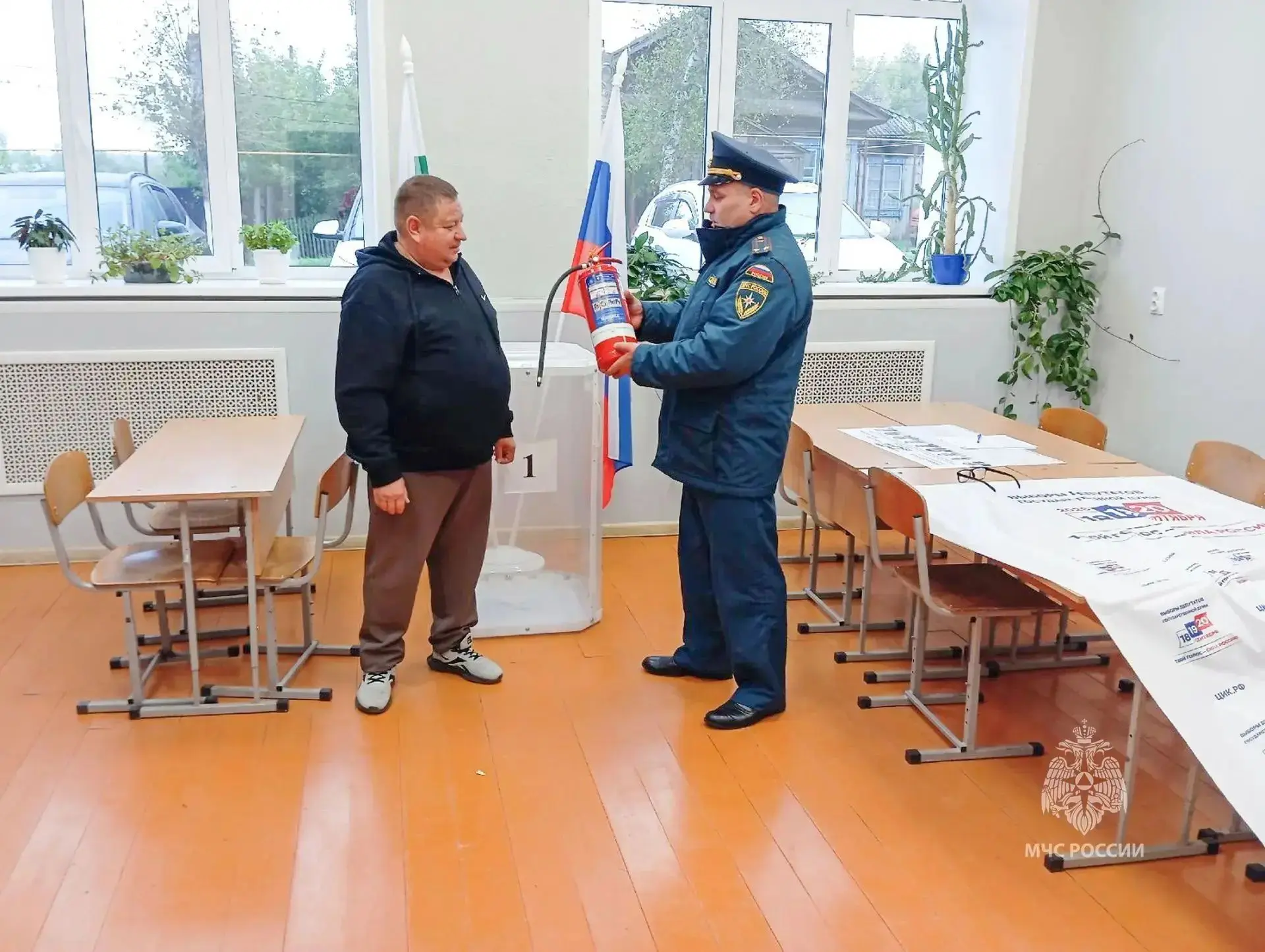 В Курганской области сотрудники Испытательной пожарной лаборатории и госпожнадзора пров...