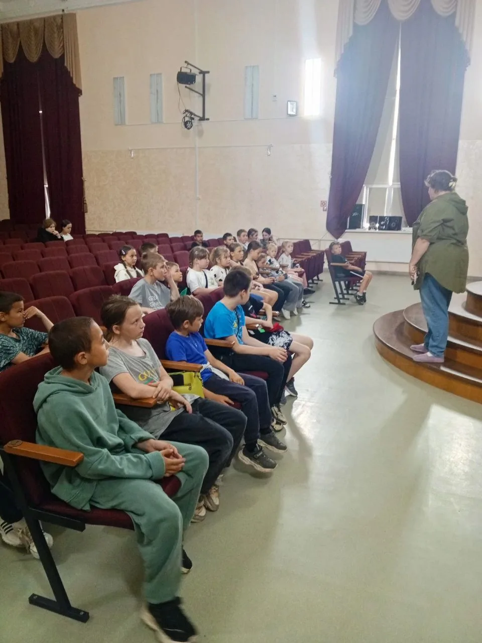 🎬 Сегодня наши юные зрители отправились в захватывающее кинопутешествие!

🎬Мы побывали в социально