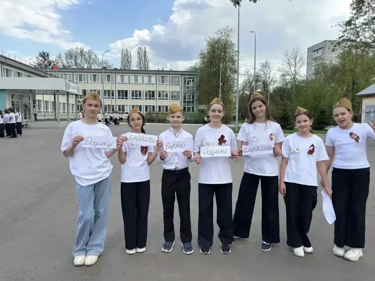 🎯 В нашей школе прошла военно‑патриотическая квест‑игра «Разведчики», посвящённая Дню Победы! 👥   🪖 