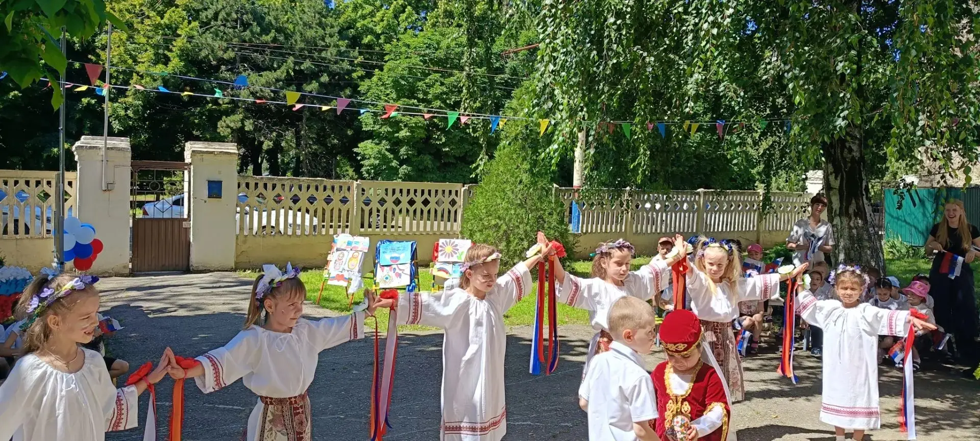 🇷🇺 Едины — значит непобедимы! В нашем детском саду прошел яркий праздник дружбы народов

Ребята уз
