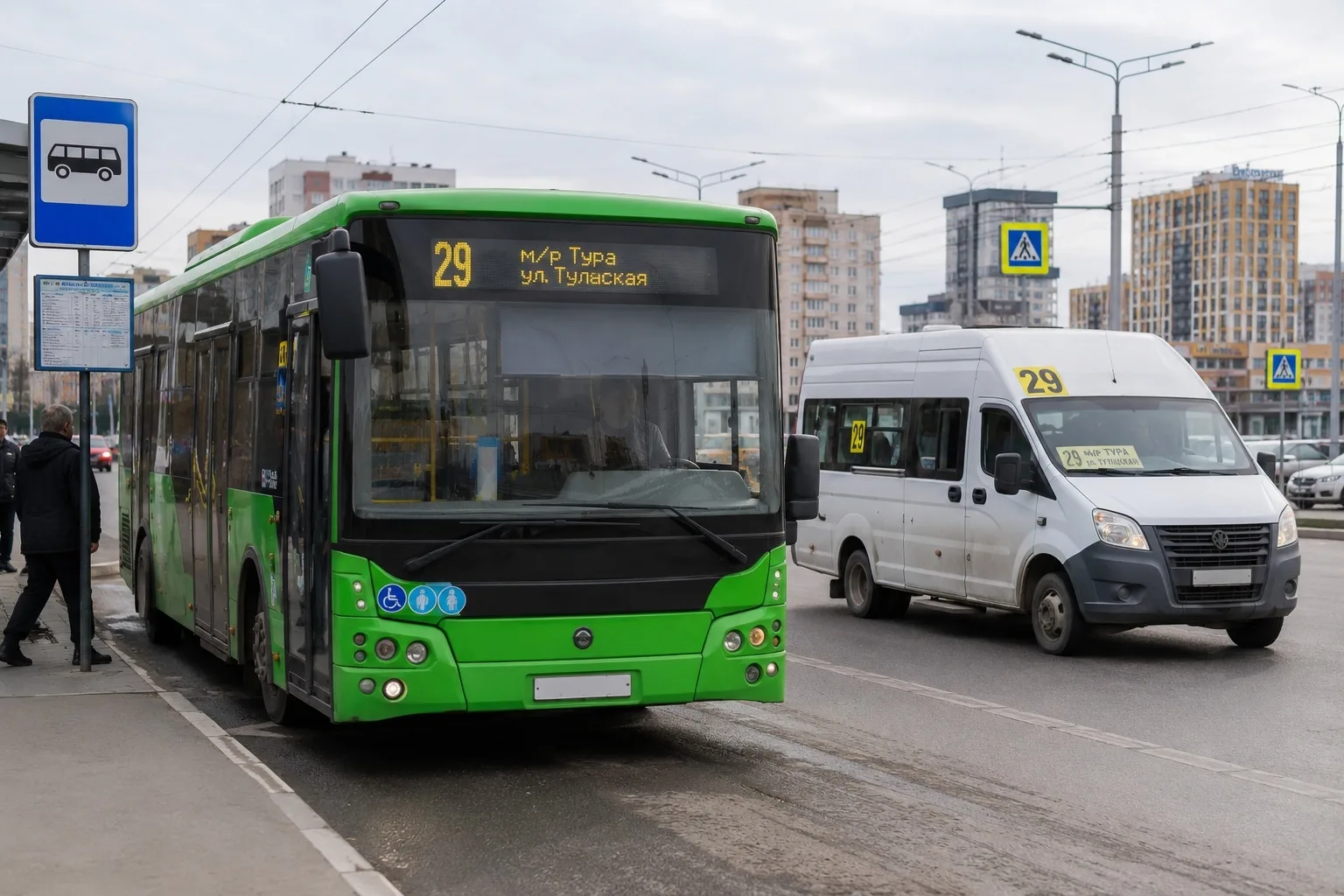 Власти сообщили, какие маршрутные такси Тюмени будут заменены на автобусы большей вмест...