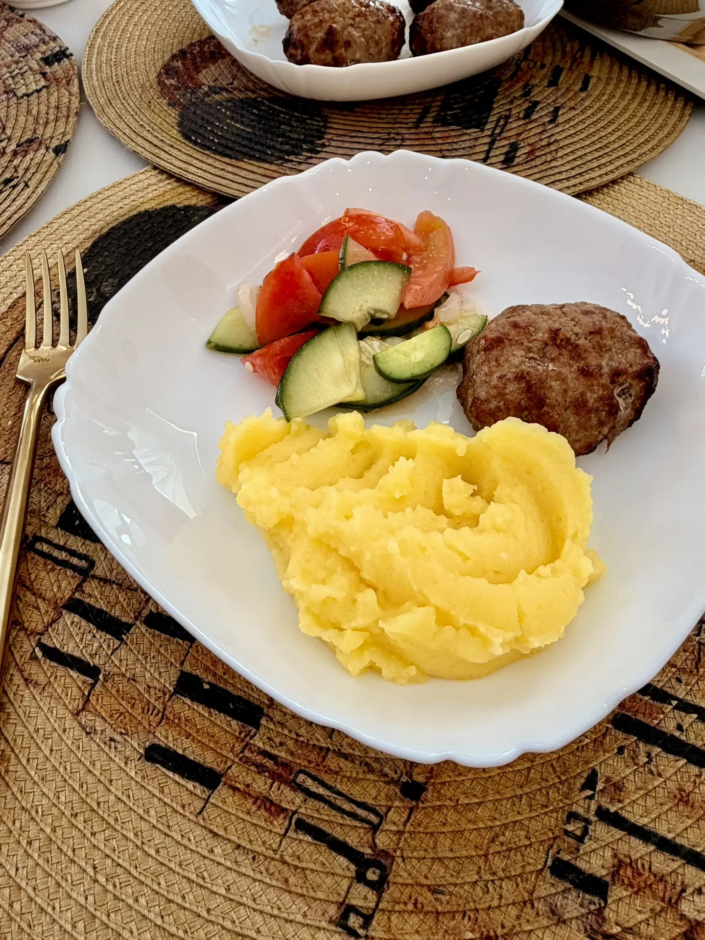 Анюта сегодня приготовила очень вкусный обед !