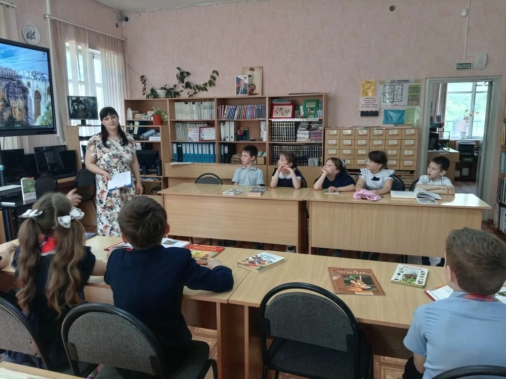 1 июня - это праздник солнечного лета, день больших затей, День Защиты маленьких детей.