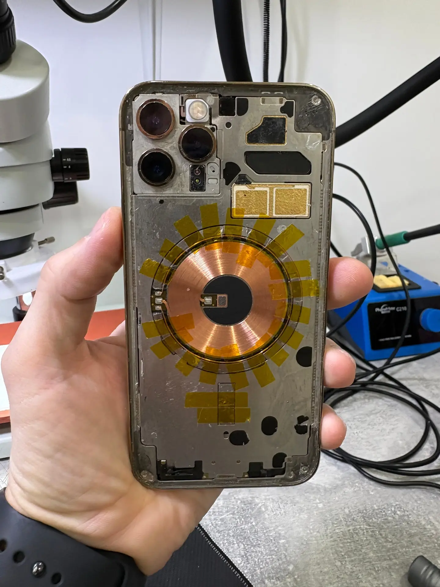Замена стекла корпуса на iPhone 12 Pro