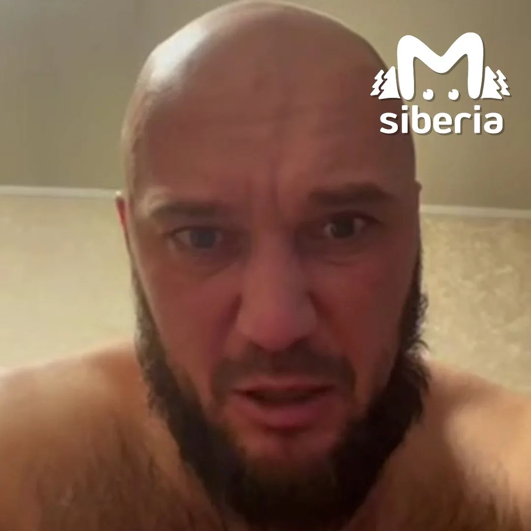 На таксиста, выкинувшего пассажирку из такси в Новосибирске, завели уголовное дело по с...