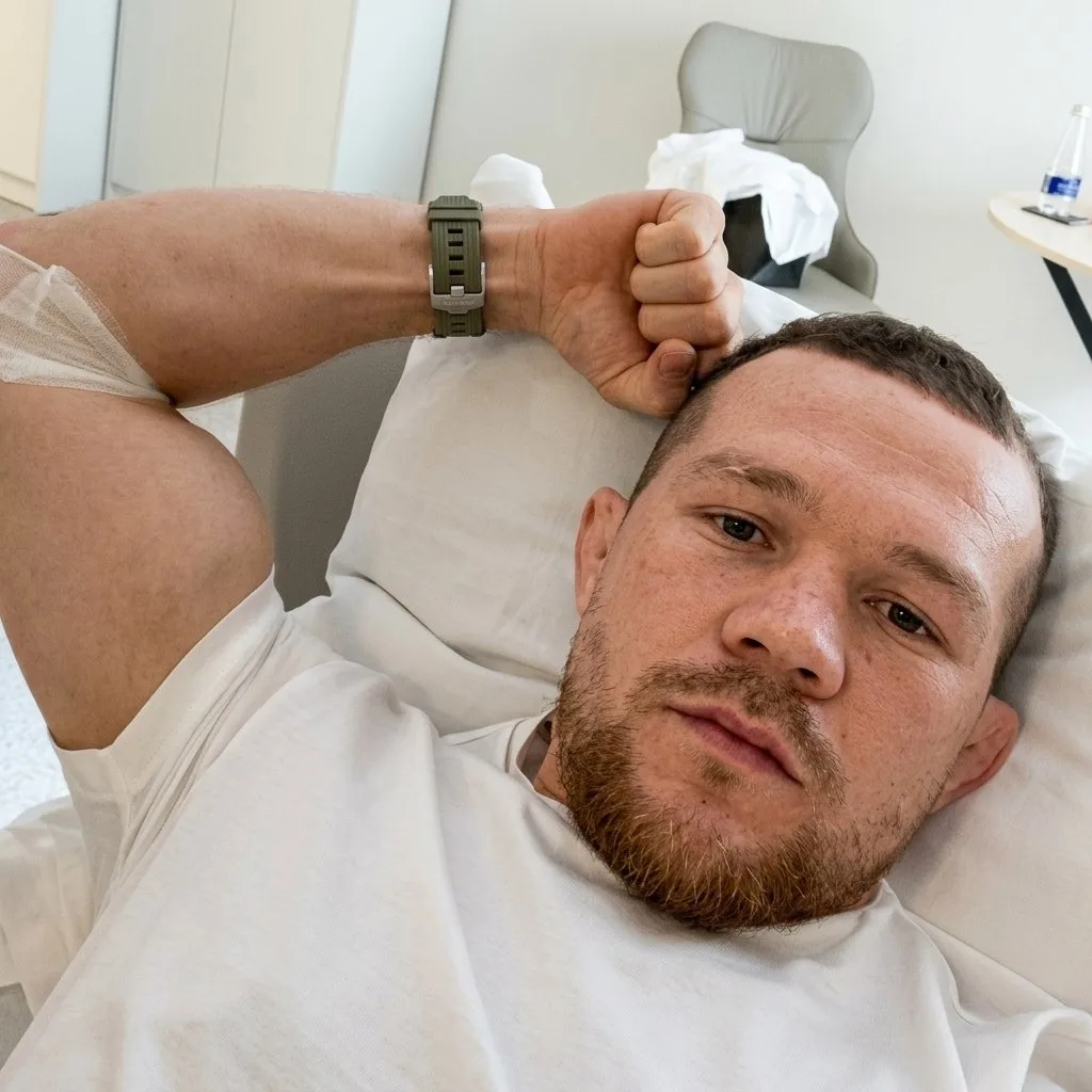 🚨🏥 Пётр Ян снова в больнице 

На этот раз чемпион UFC проходит плановое обследование перед своим в