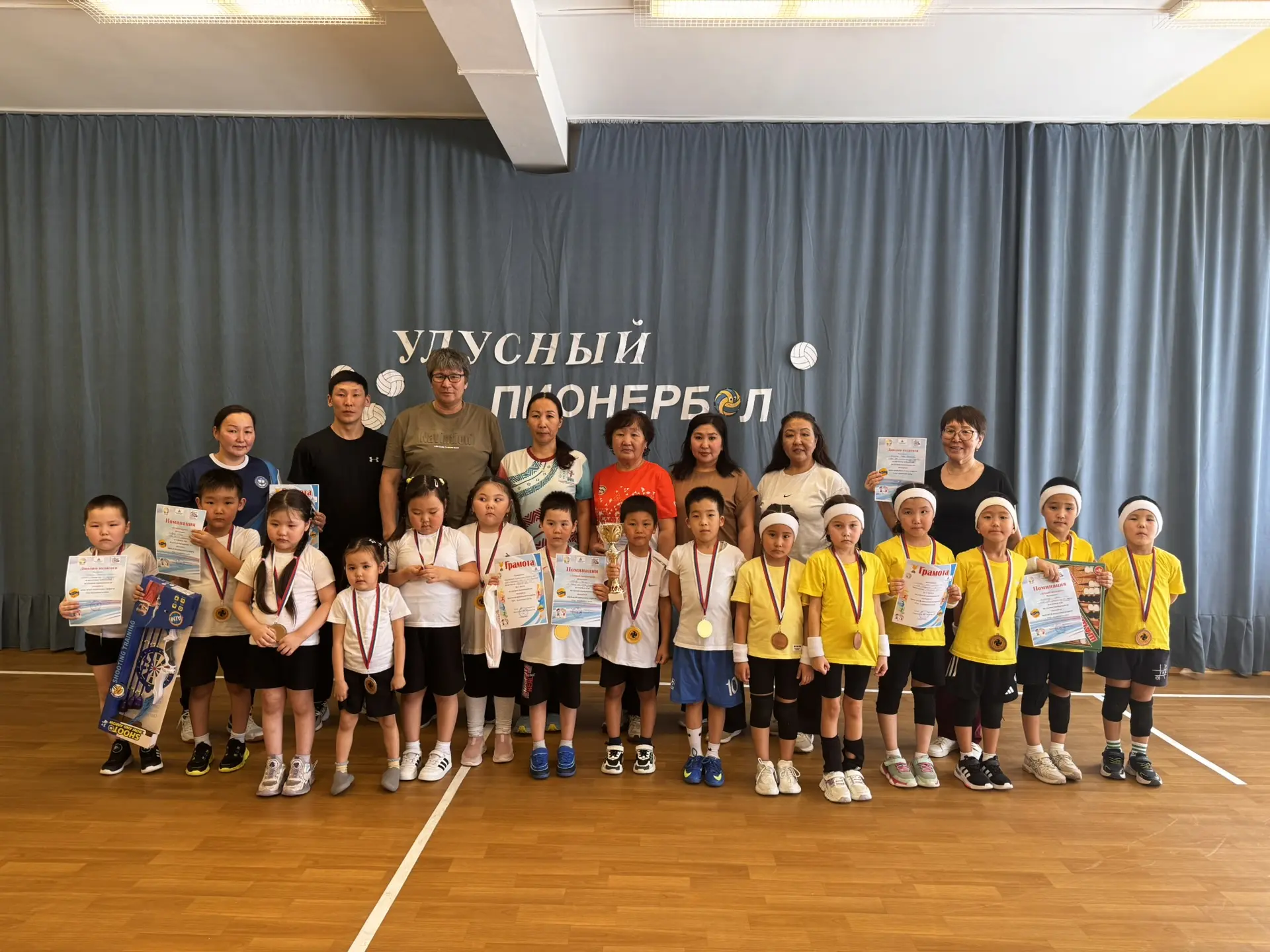 Улуустаа5ы Пионербол курэ5эр биьи о5олорбут 1 место🏆🎉😍😘 11 детсад, 60 о5о кытынна👏...