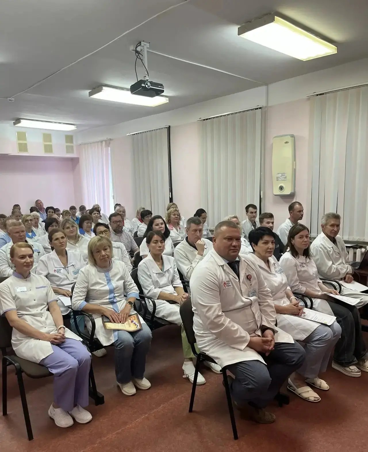 ✅В Кировском центре крови наградили лучших сотрудников

В преддверии Дня медицинского работника в Ки