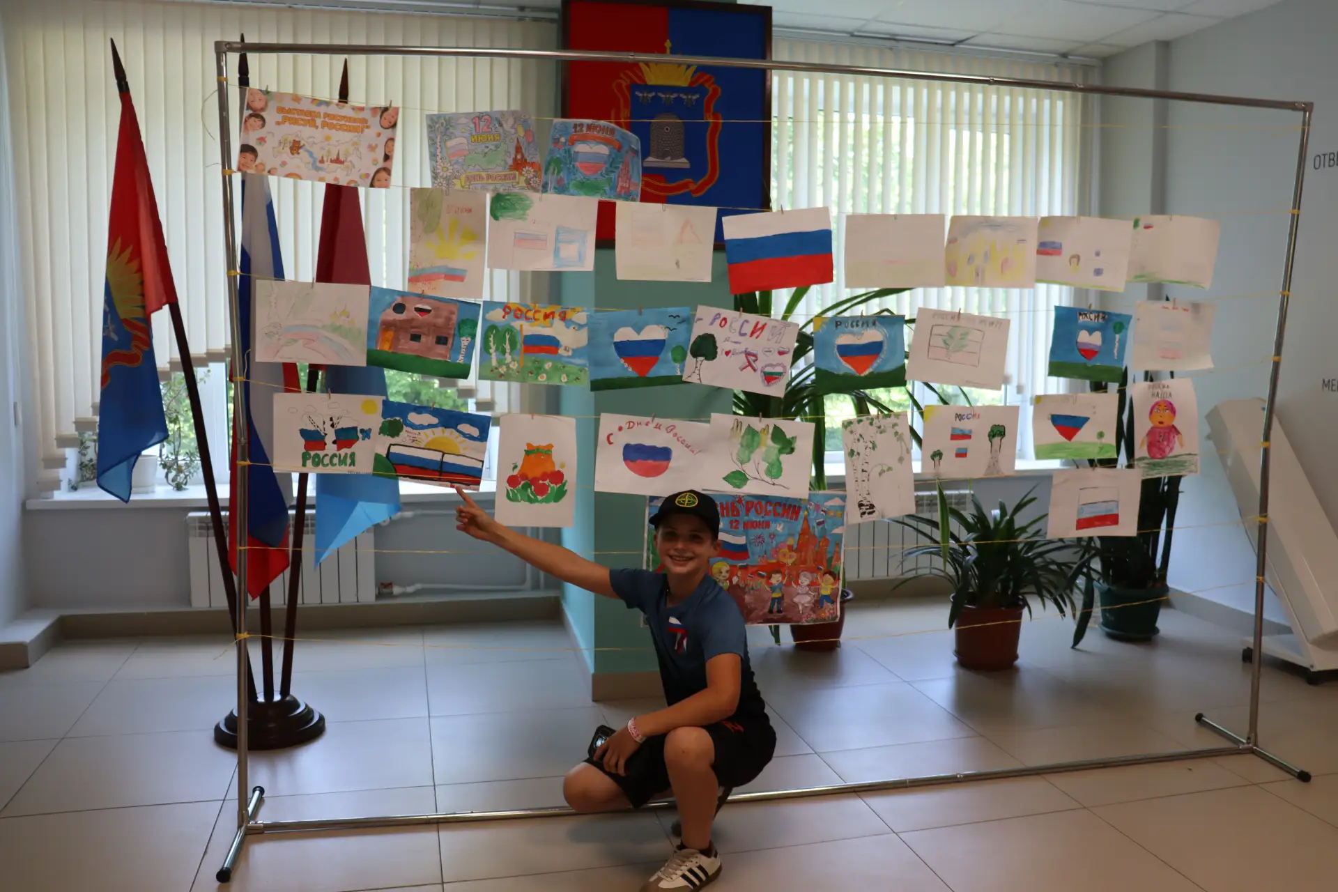 Выставка рисунков "Рисуй, Россия!" #Росдетцентр #НавигаторыДетства
#ДвижениеПервых #РисуйРоссия #Род