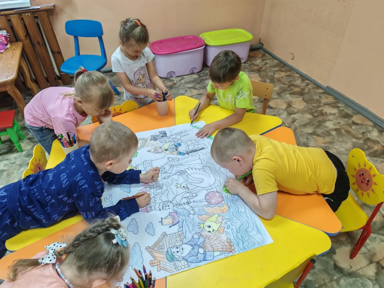 "Волшебный мир Пушкина"

В нашем детском саду состоялся увлекательный тематический день, приуроченны