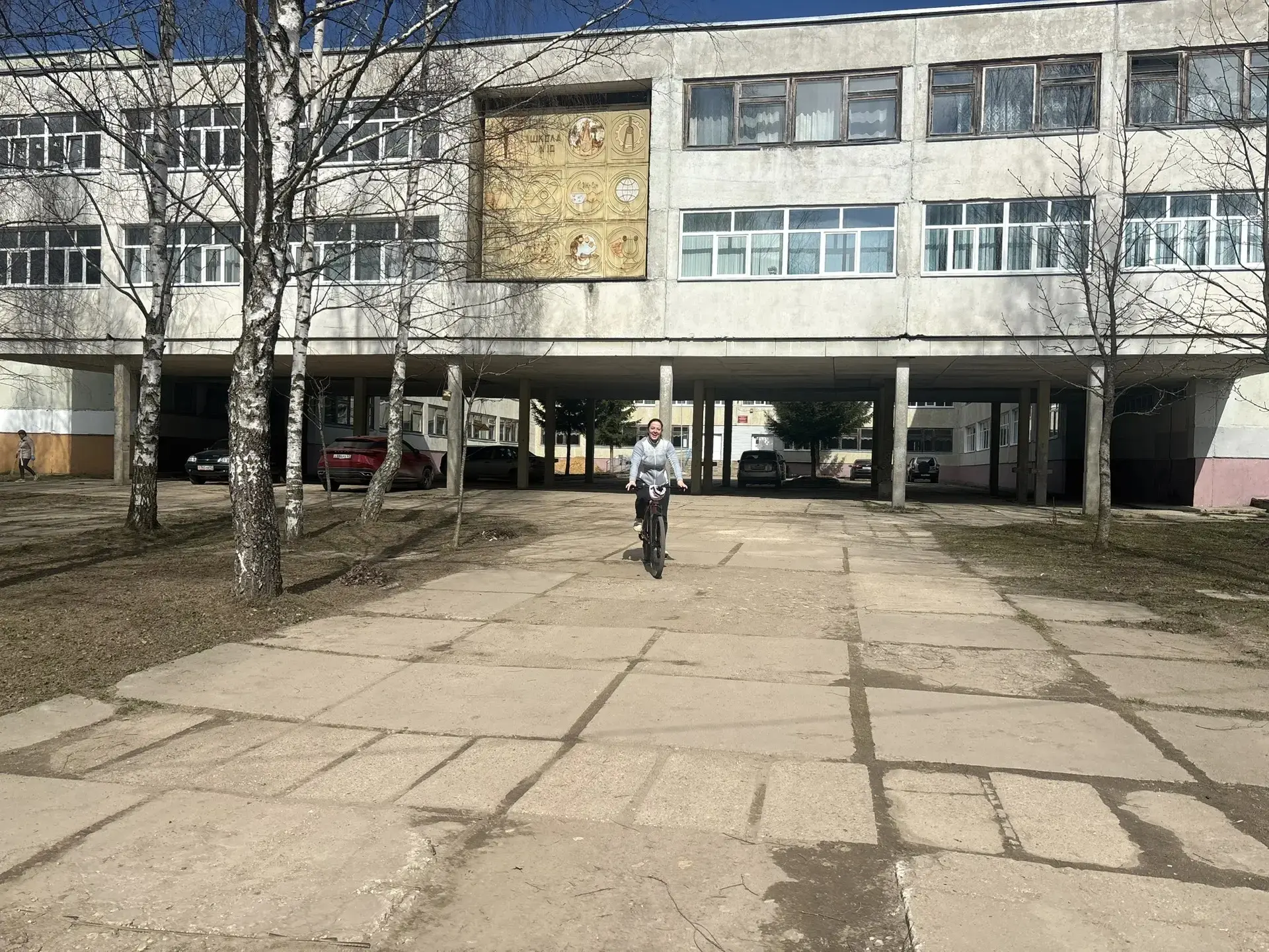 Весна всегда начинается с первых ручейков, яркого солнца и хорошего настроения. А ещё весна всегда с