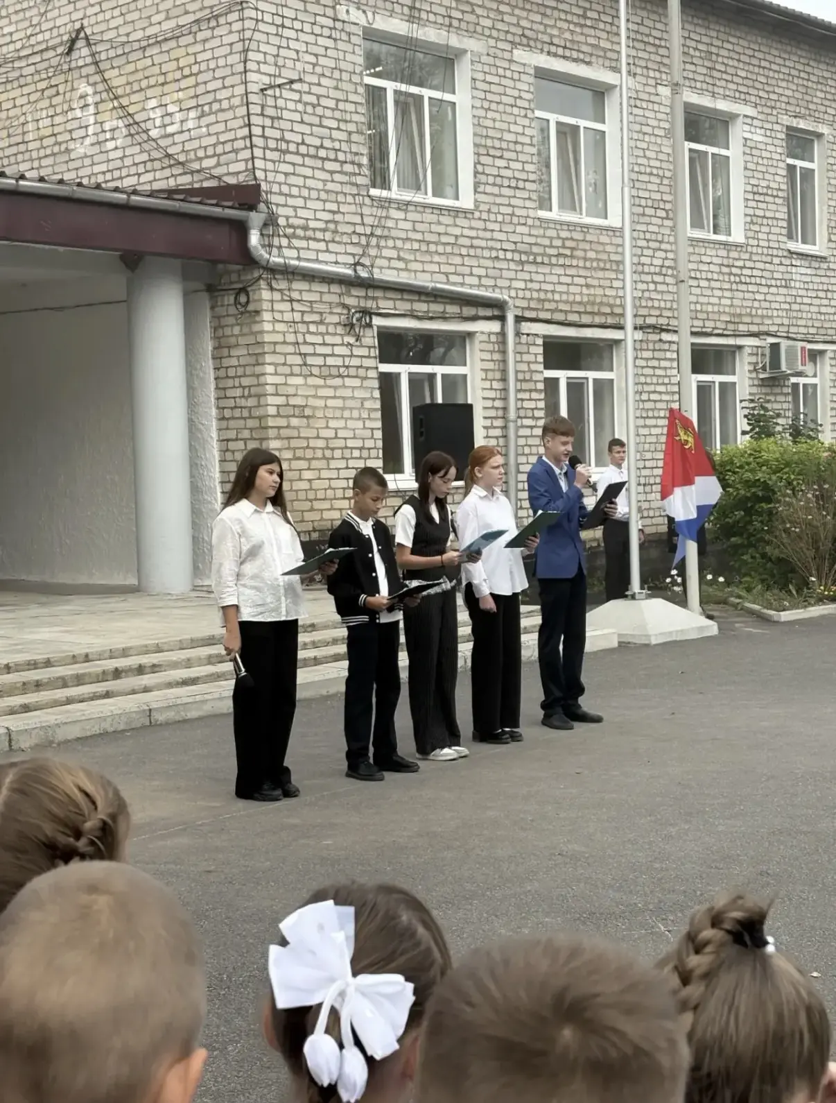 ✨Сегодня, 7 сентября, утро в нашей школе началось по доброй традиции — с торжественной ...
