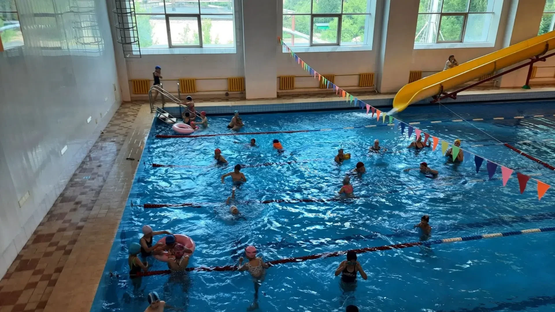 #ЛагерьСолнышко
🏊🏊День здоровья в бассейне: полезное лето наших ребят
🏊🏊Сегодняшний день в школь