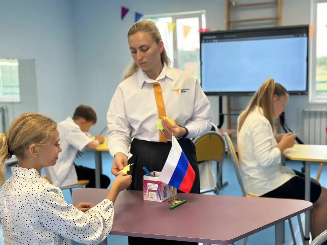 🌿 Классный час: «Дерево мира: листья-обещания»