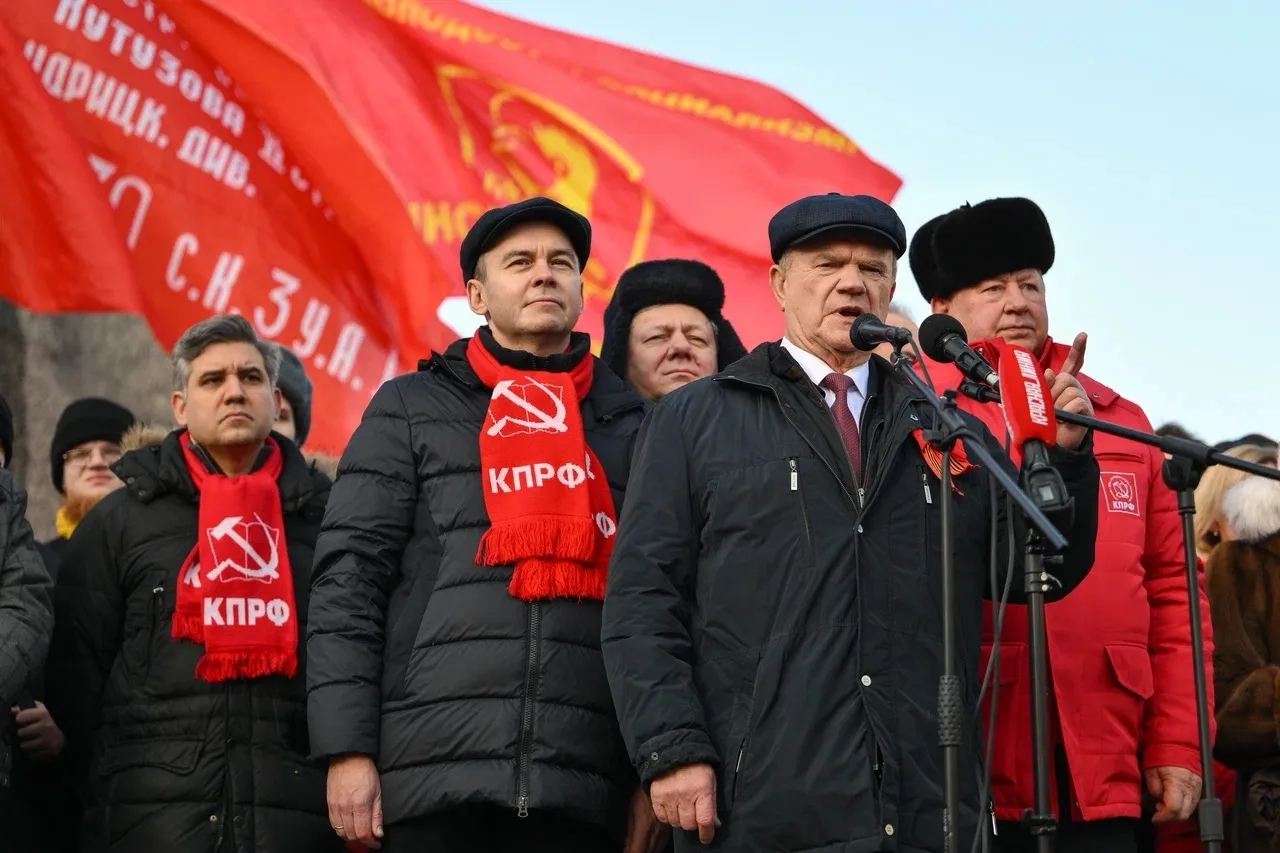Сегодня в Москве прошла встреча депутатов-коммунистов  с избирателями.   Встреча была посвящена Дню 