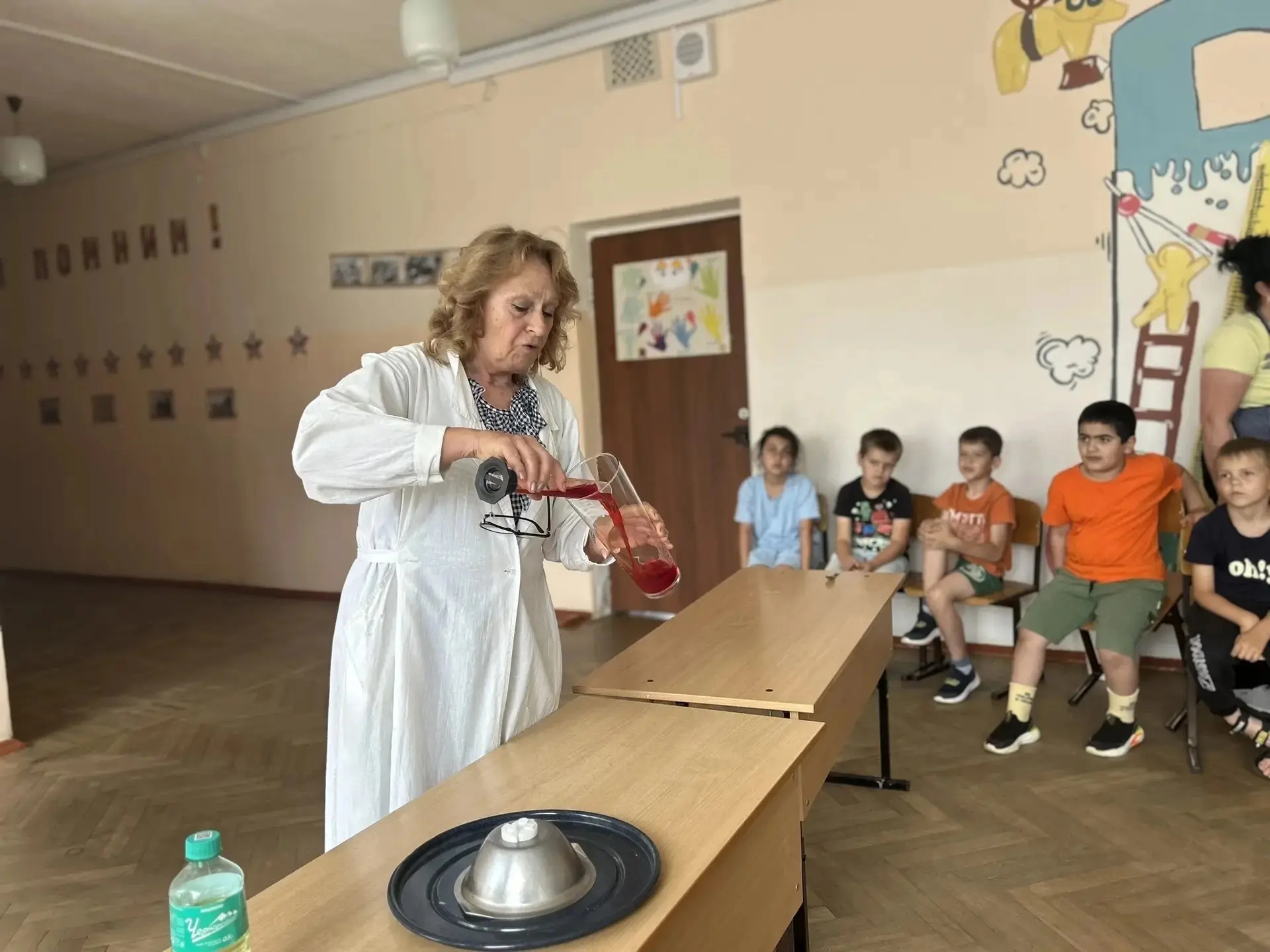 🔬 День науки в нашем лагере! 🧪

9 июня наши отряды  превратились в настоящих учёных!
Мы начали ден