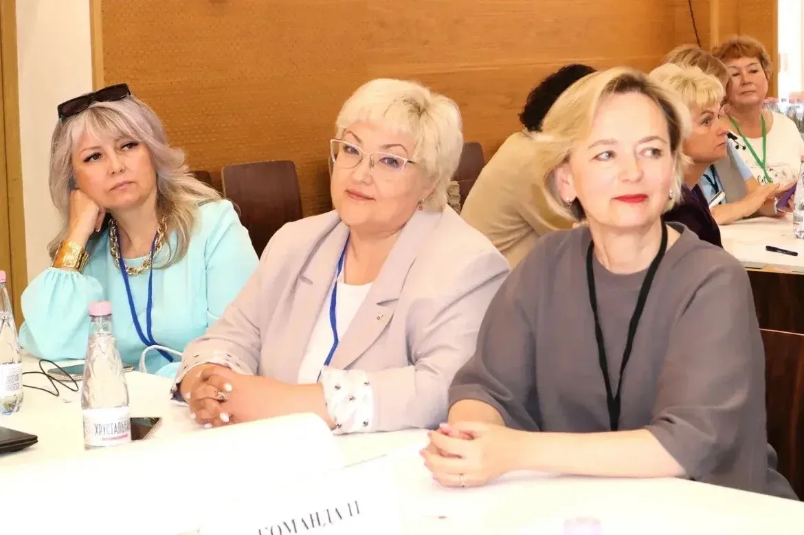 30 июня заместитель директора Паршина Елена Владимировна приняла участие в региональном совещании тр