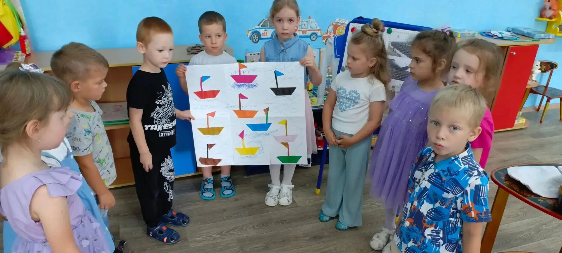В средней группе  "Одуванчики" прошло тематическое занятие, посвященное Дню Военно-Морского Флота. 
