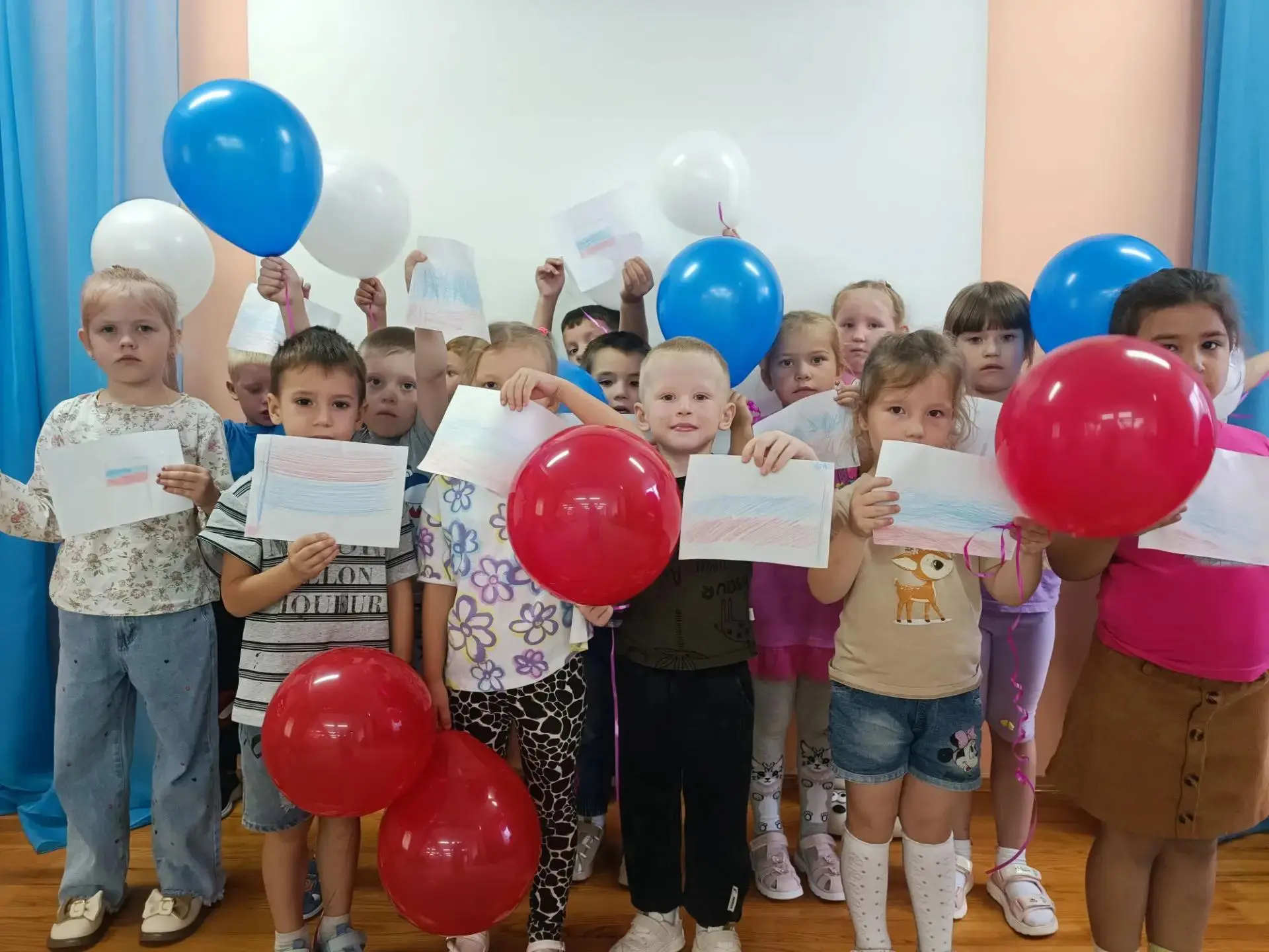 📆 Завтра, 22 августа, наша страна отмечает важный государственный праздник — День Госу...