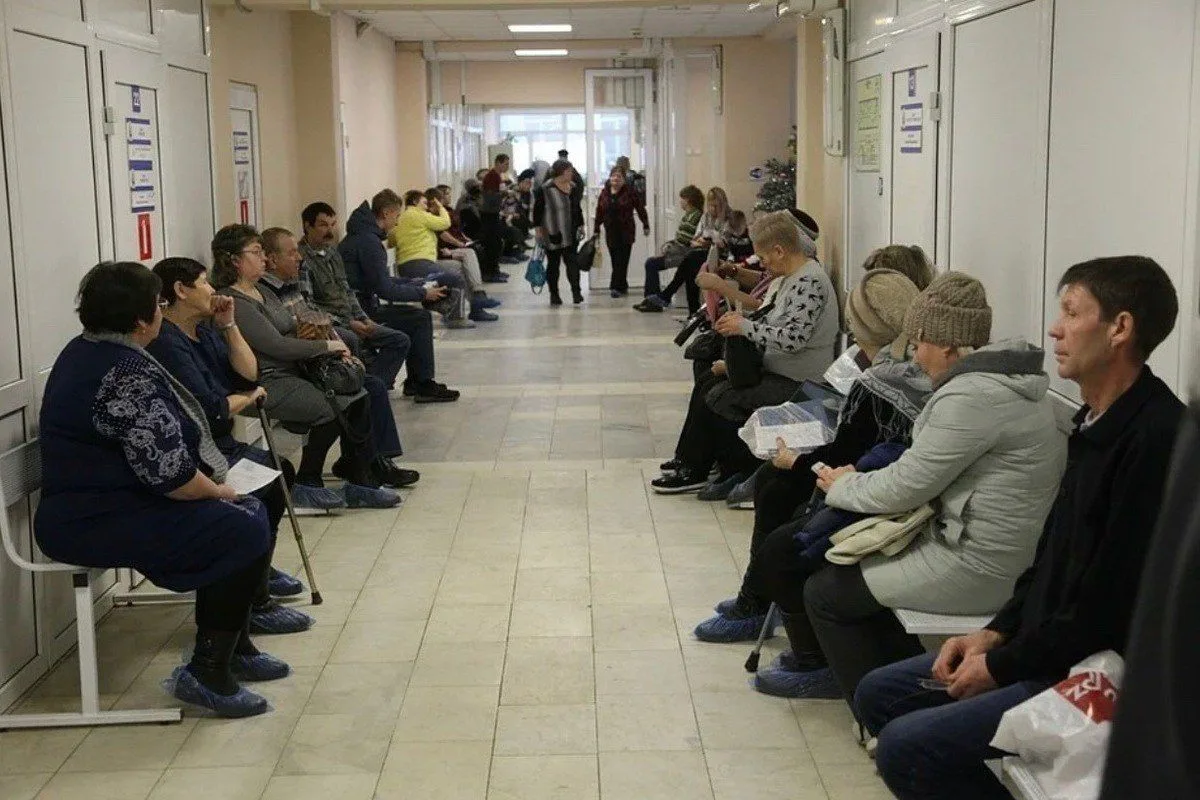 ⚡️38-летний москвич просидел год в больничной очереди, потому что боялся спросить: «Кто последний?»
