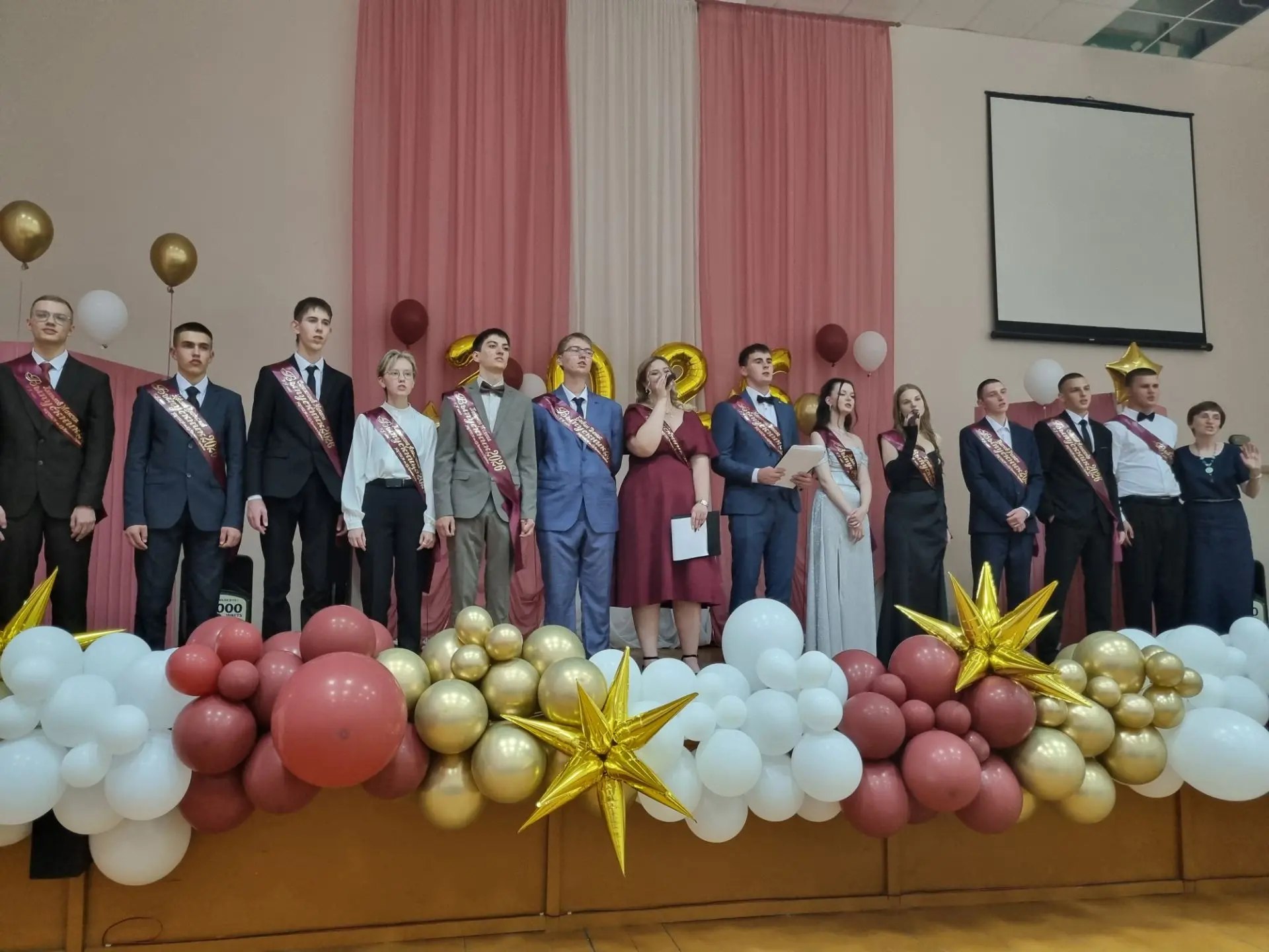 ✨️Вчера наша школа наполнилась особым волшебством – мы провожали в большую жизнь наших дорогих выпус