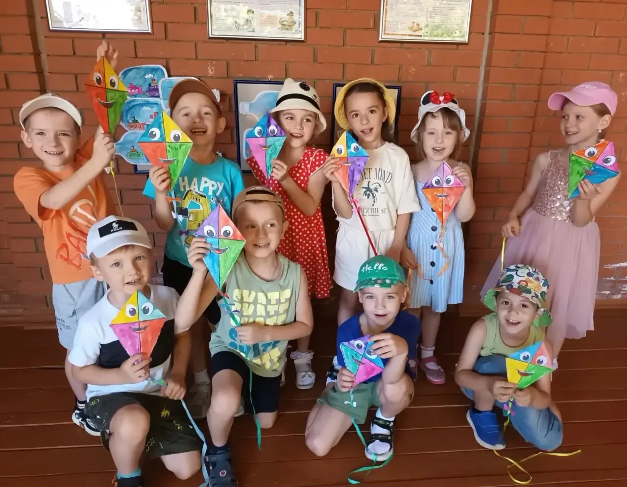 🌞 Лето дарит столько красок - и ребята подготовительной группы компенсирующей направле...