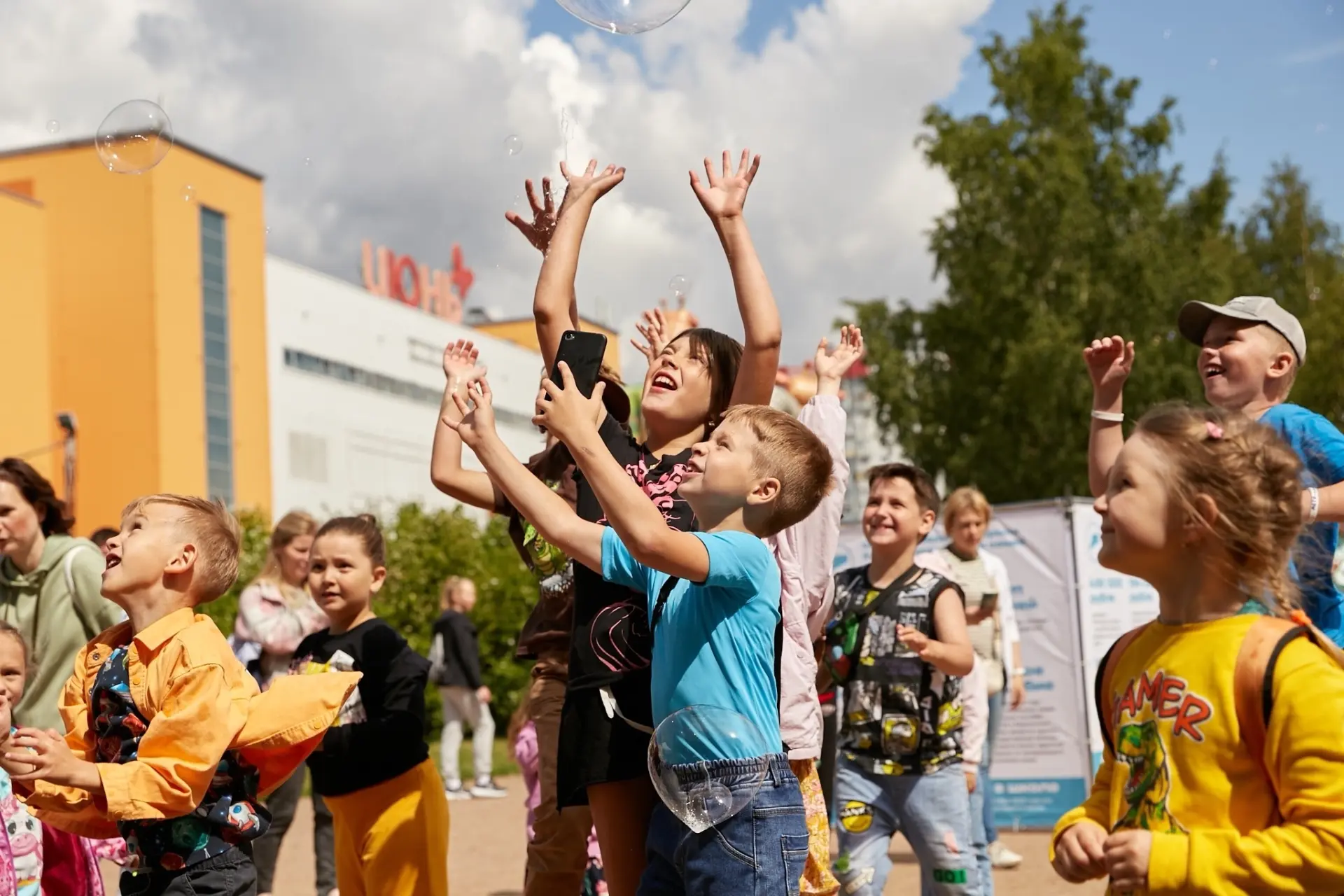 Доброе утро!

С Днём защиты детей!

Погода сегодня:
Утро ☁️ +14°C, С-З 2м/с.
День ☁️ +18°C, С-З 2м/с