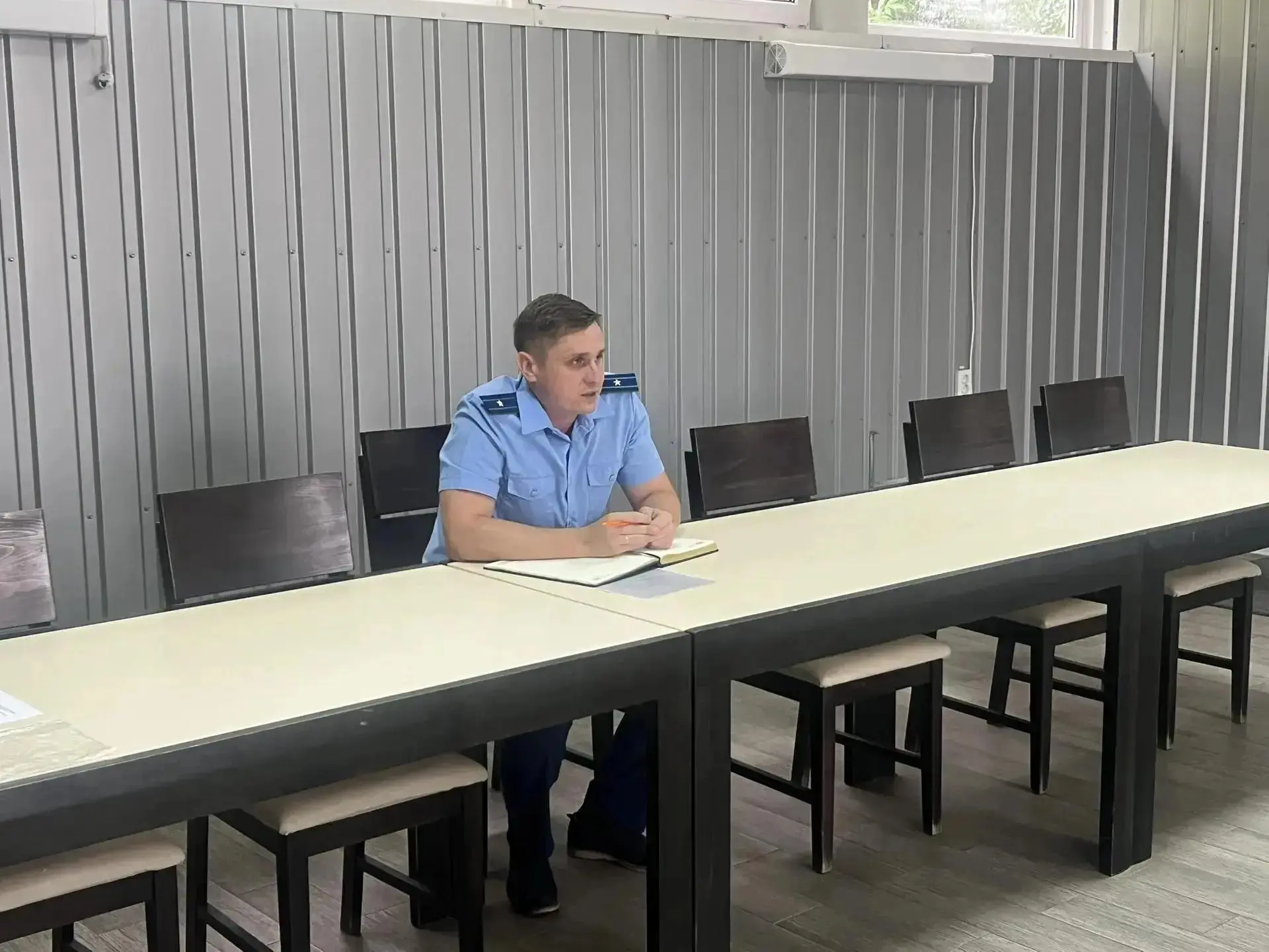 ❗️Прокурор Каховского района провел выездной прием работников сельскохозяйственного пре...