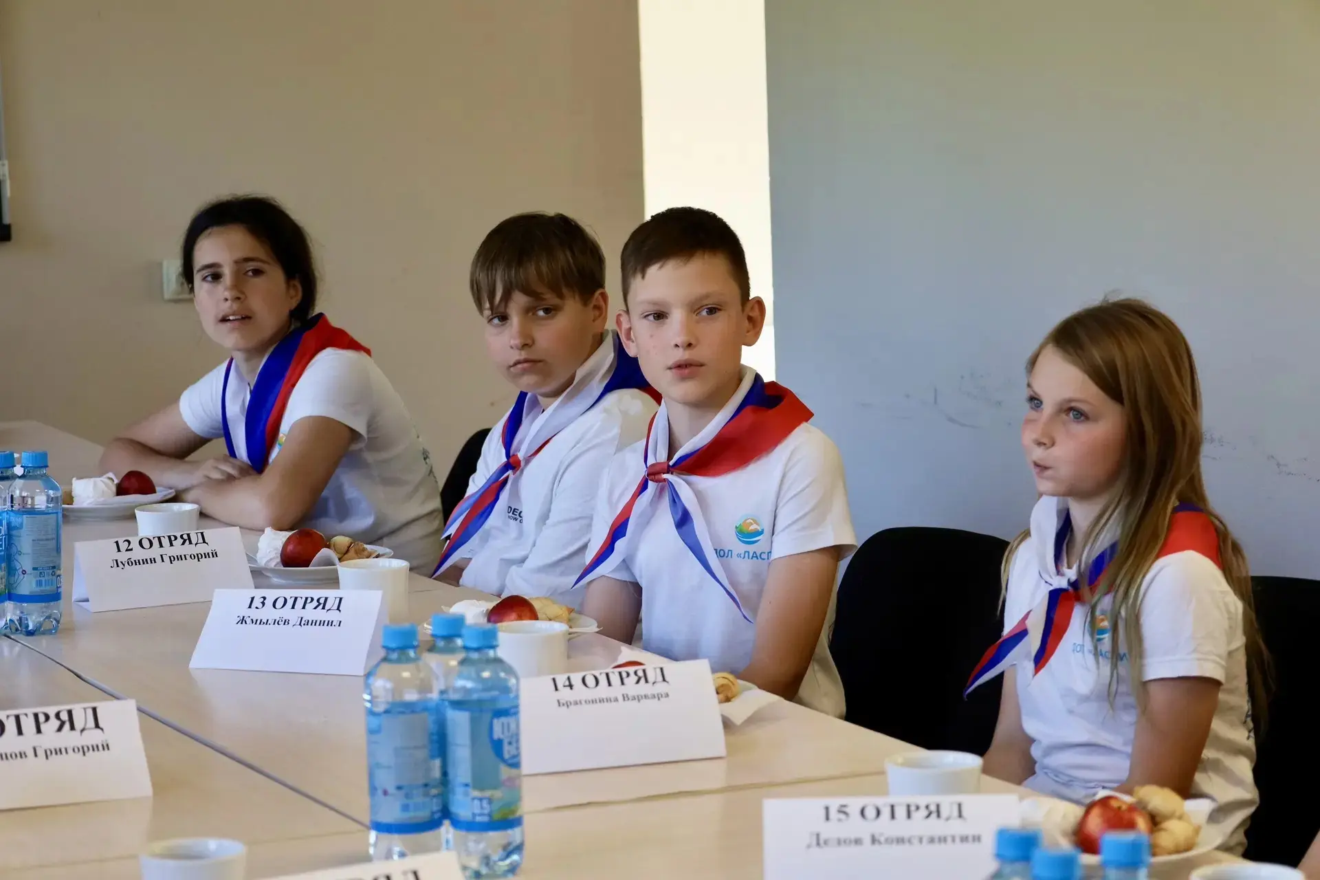 💫Ученицы нашей школы,
 Алиса из 5-В (6-В) и 
Ангелина из 6-А ( 7-А), 
которые отдыхают в детском оз