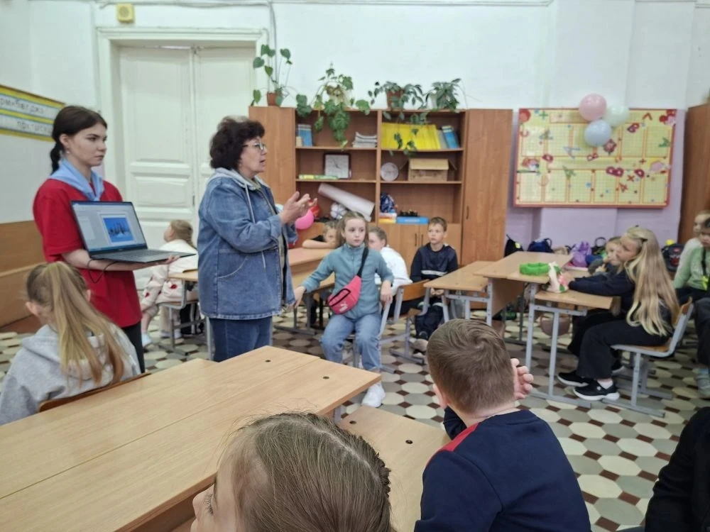 Лето, здравствуй! В нашей школе стартовала летняя смена! 🌞

1 июня для наших ребят — это не просто 