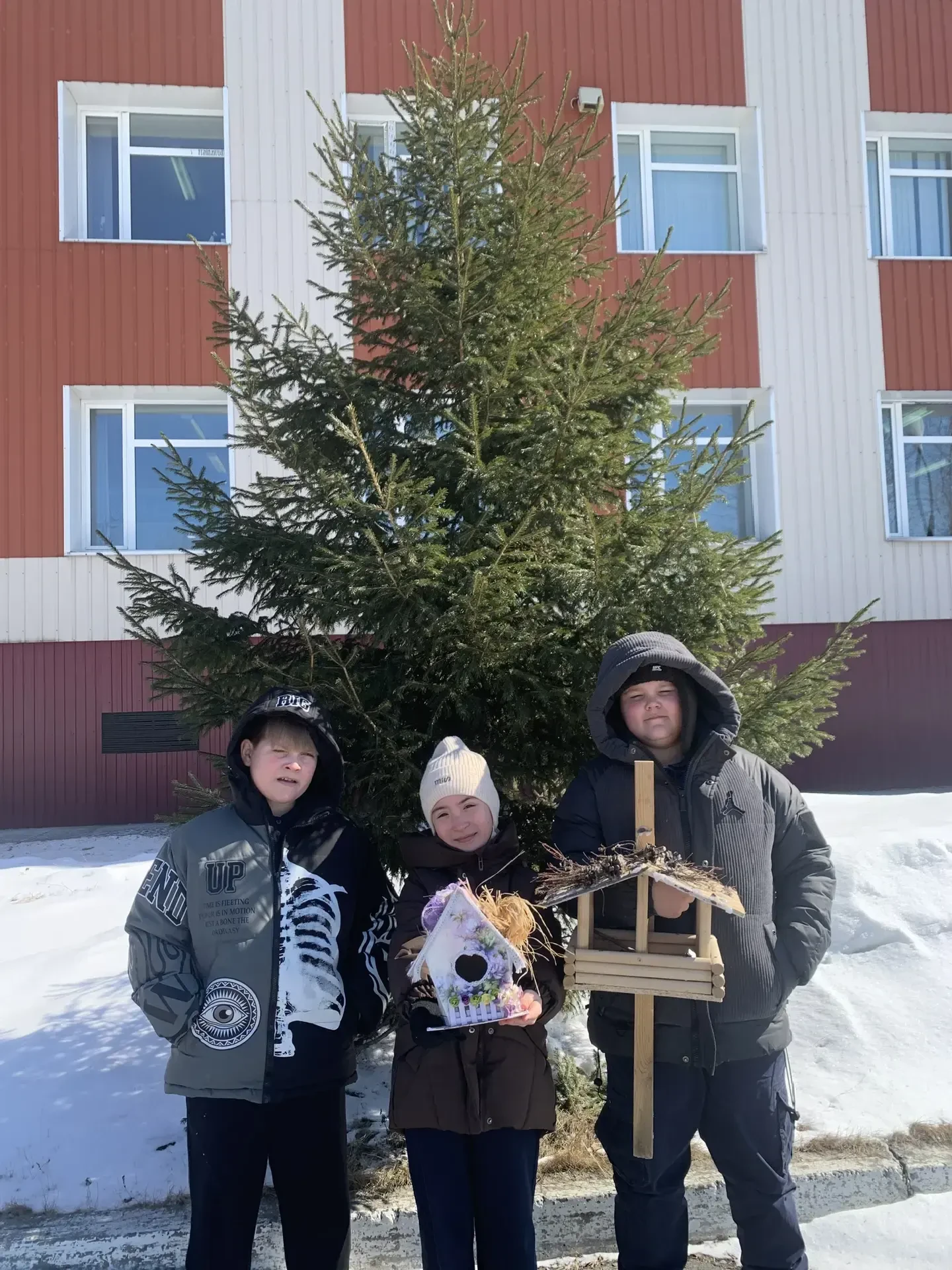 🚀 Ученическая неделя добра в Югре подходит к своему звавершению! В пятницу проведены классные часы н