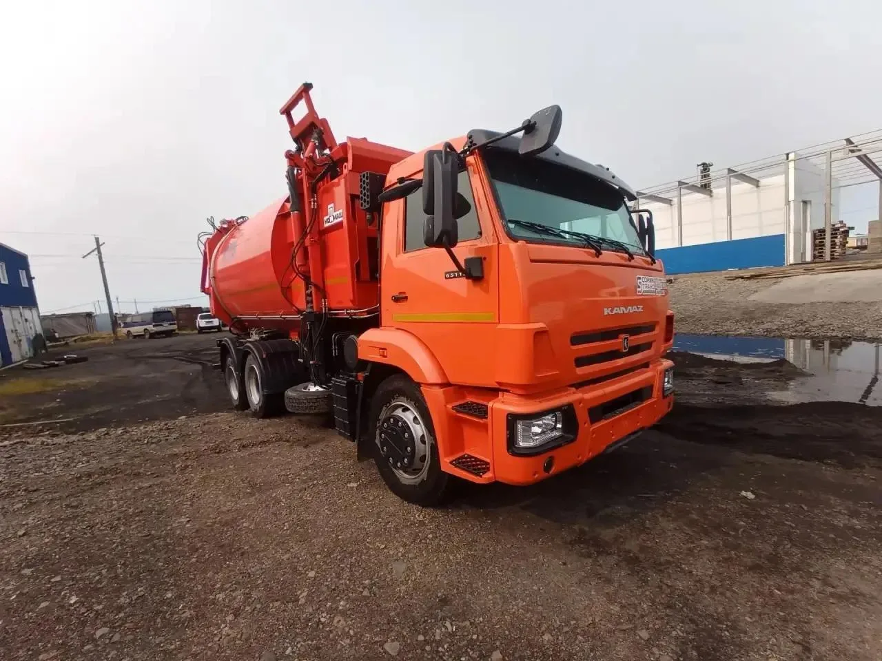 ♻️ Продолжаем оснащение специализированной техникой региональных операторов по обращени...