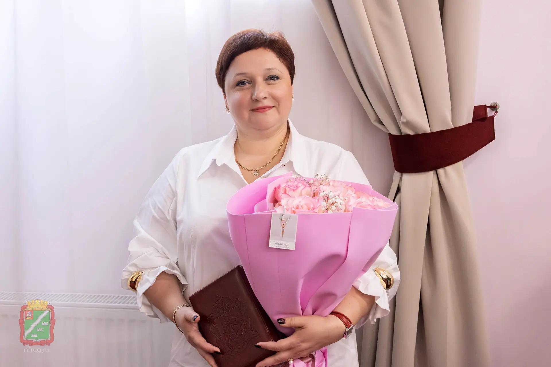 Накануне Дня знаний вручил удостоверения и нагрудные знаки к почётному званию «Заслужен...