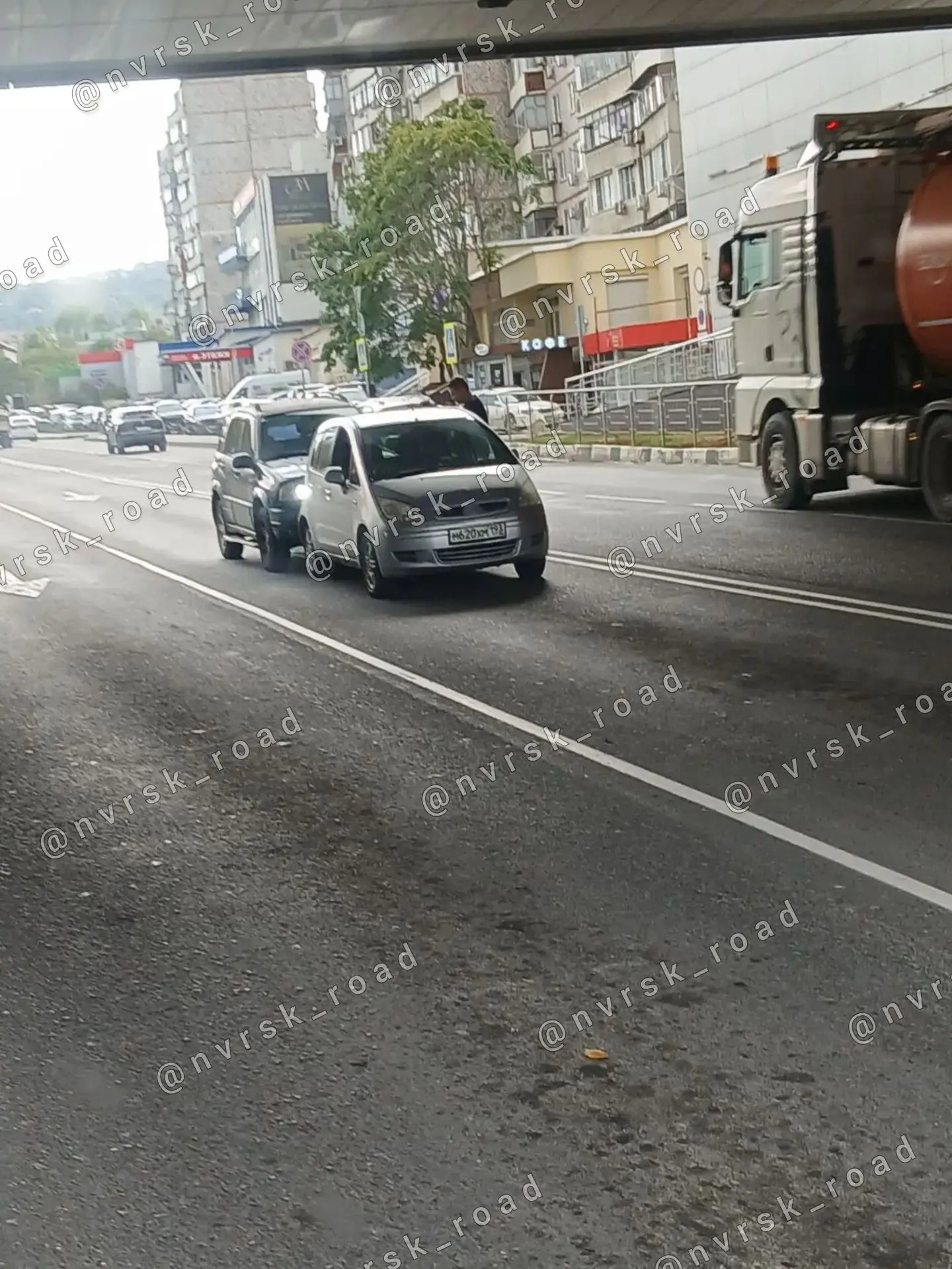 7.10.26 ДТП ул. Кутузовская под галереей перед кольцом