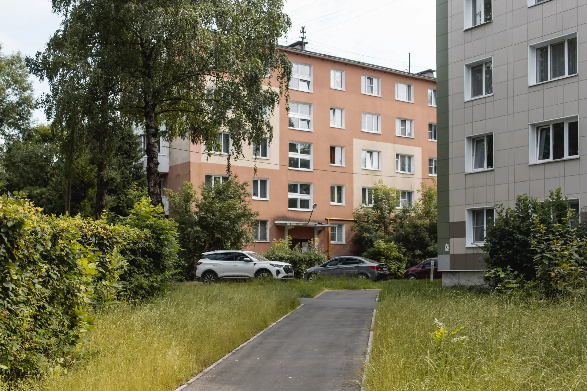 В этом году мы благоустраиваем 10 пешеходных маршрутов - так называемых «народных троп».