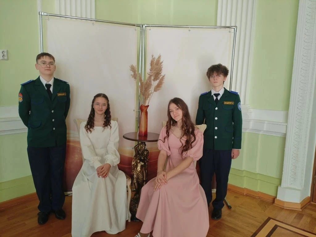 🎭 Казаки инженерного губернаторского класса на Сретенском балу!   Великолепное событие состоялось в 