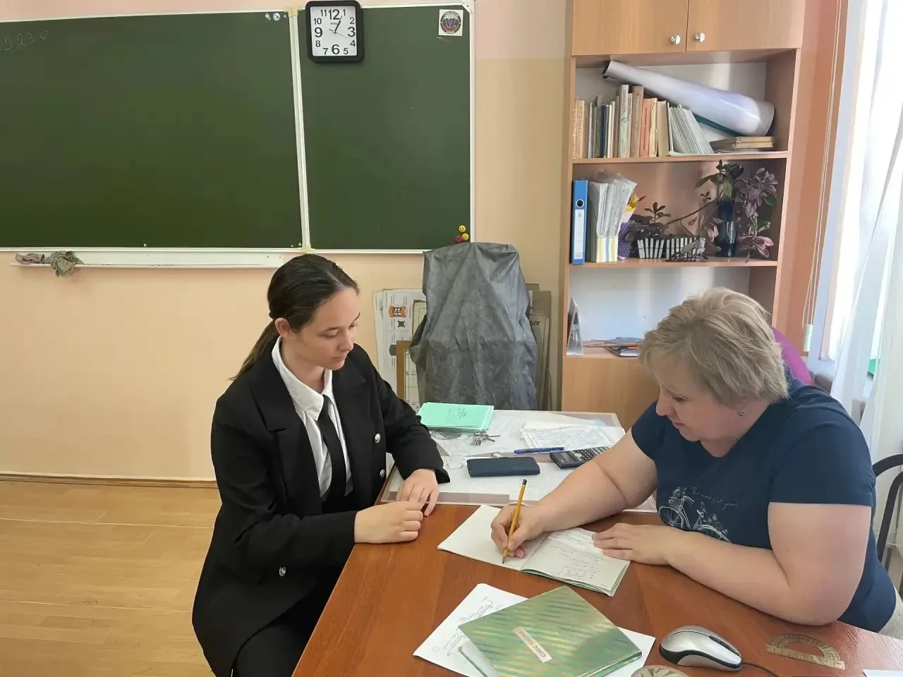 Наши выпускники - гордость «КМТ»!

✅ Гогонова Виктория - студентка группы 22-Нр1, отличница, спортсм
