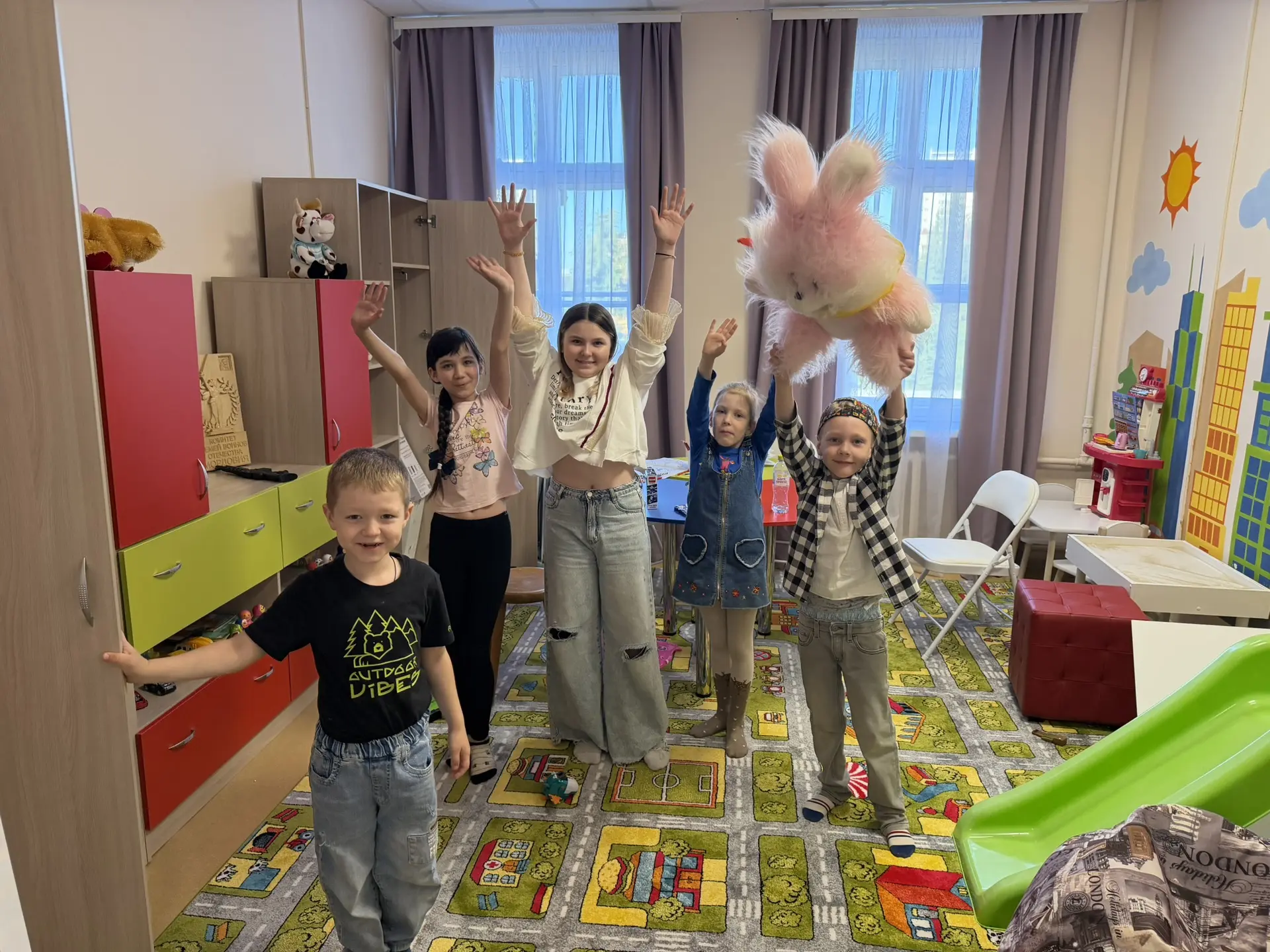 Вот так ждут ребятишки своих мам и бабушек, которые приходят к нам в Штаб на мастер-кла...