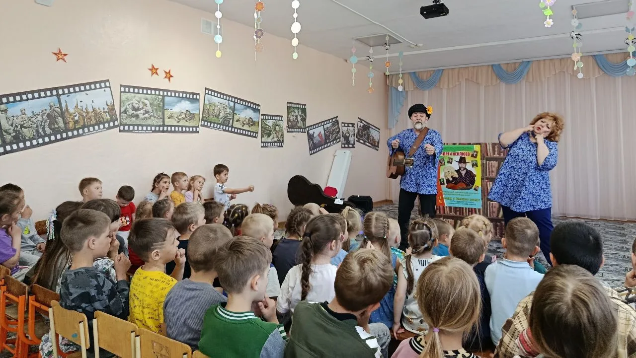 19 мая в нашем детском саду побывал «Театр детской песни поэзии Андрея Неклюева «Маленькая дама». Он