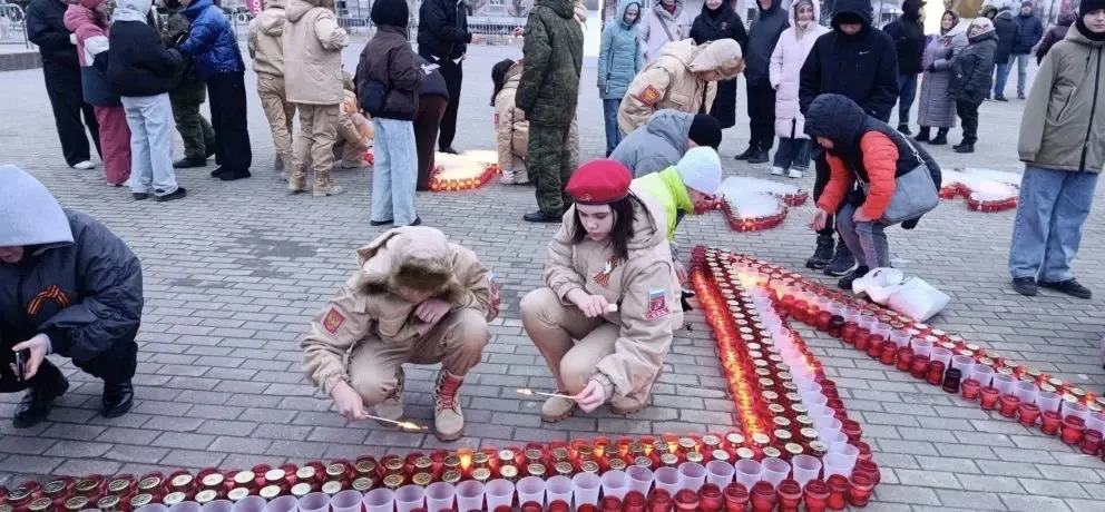 🕯️Юнармейцы школы приняли участие в акции «Свеча Памяти». Традиционная акция, где горожане почтили п
