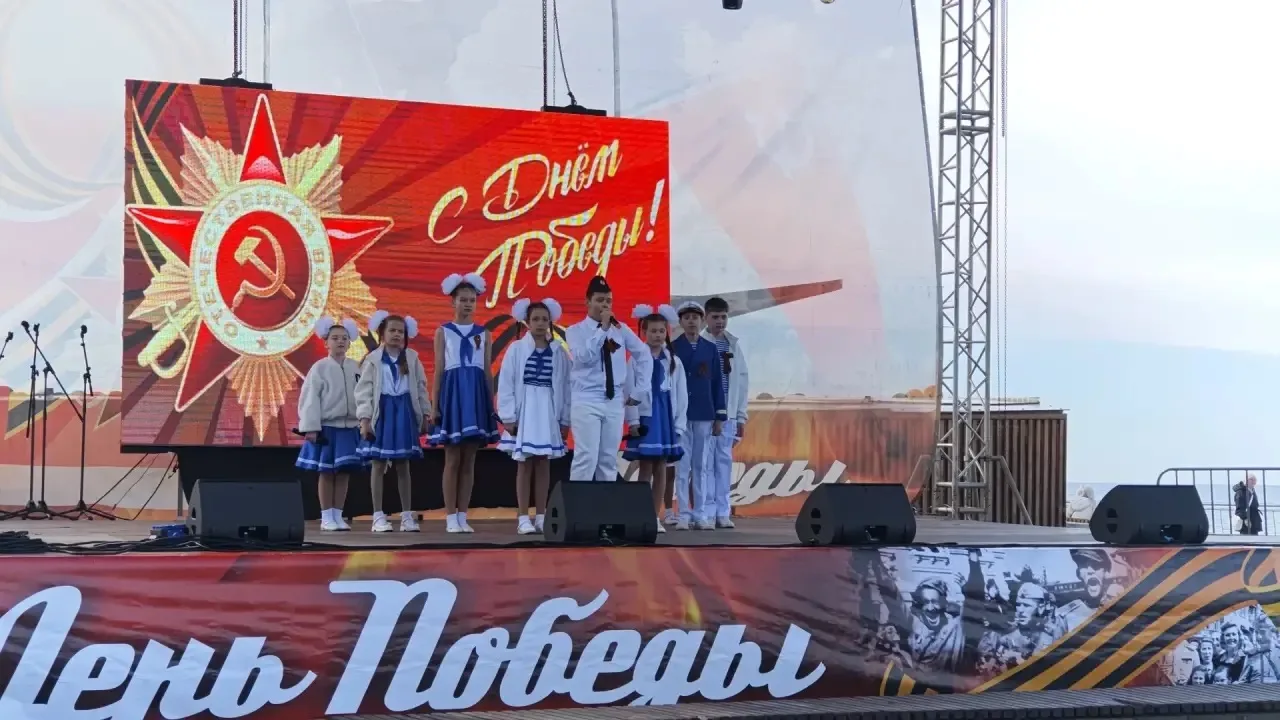 🇷🇺✨ 9 мая по всей стране проходят праздничные концерты, посвящённые Дню Великой Победы! 🎶 Наши артис