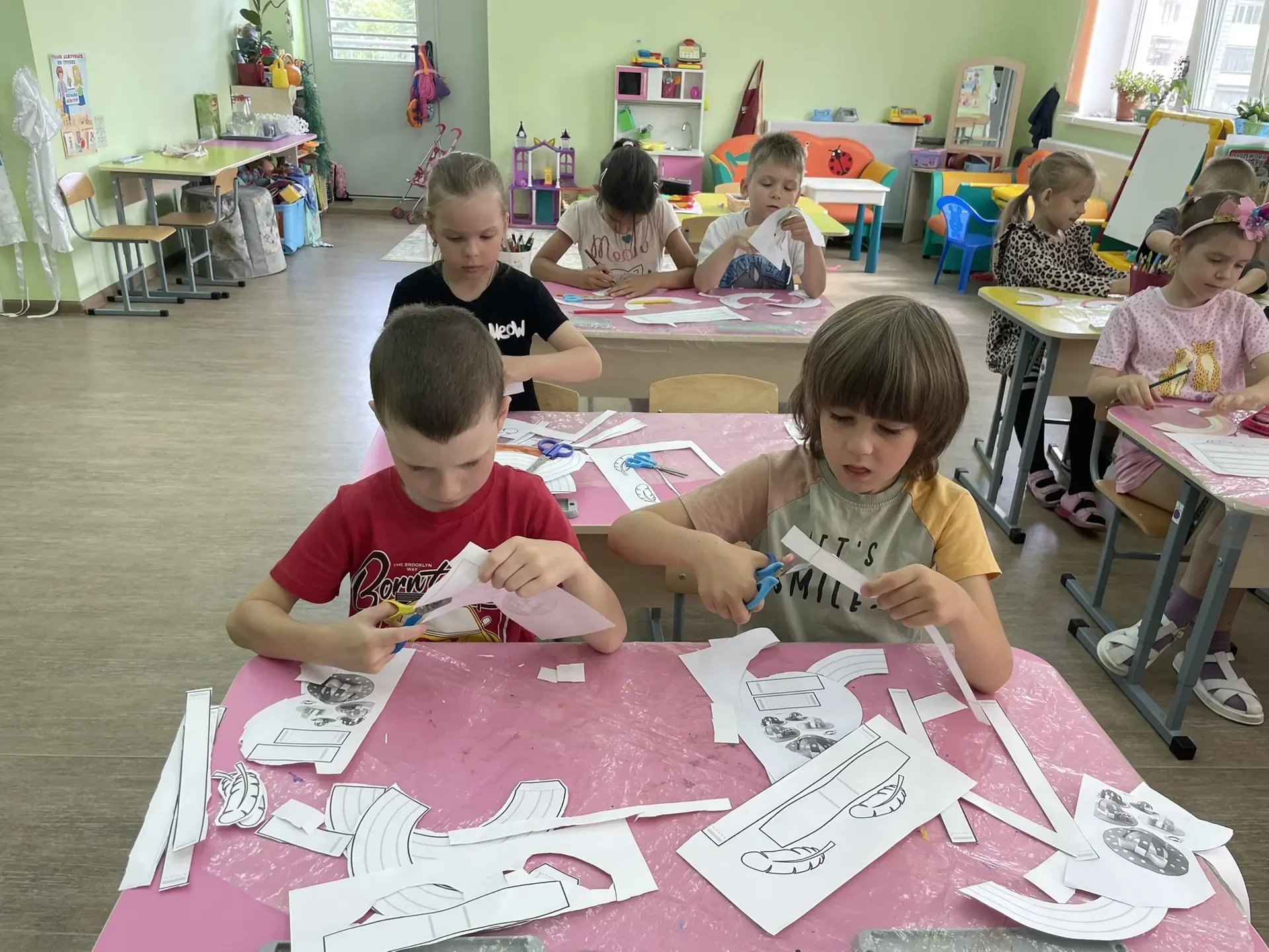 Ребята группы  Сиропчик отметили день шляп.