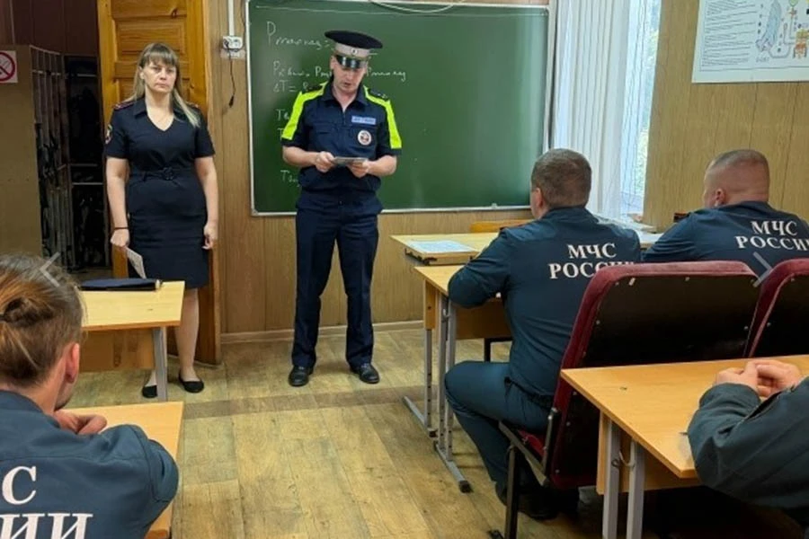 Камешковским спасателям рассказали о транспортной дисциплине