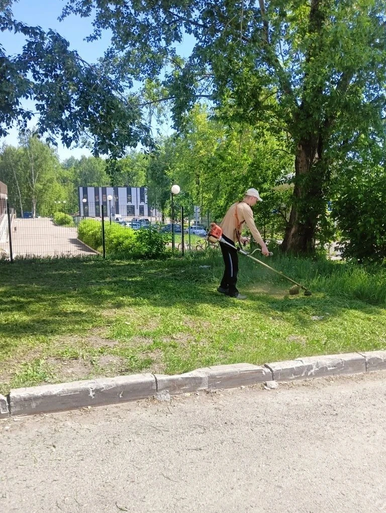 Несмотря на календарные выходные, работа в нашей управляющей компании ведется ежедневно.