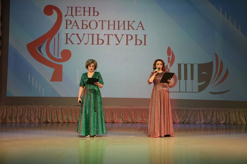 Сегодня на сцене Дома культуры села Левокумского состоялась торжественная встреча, посв...