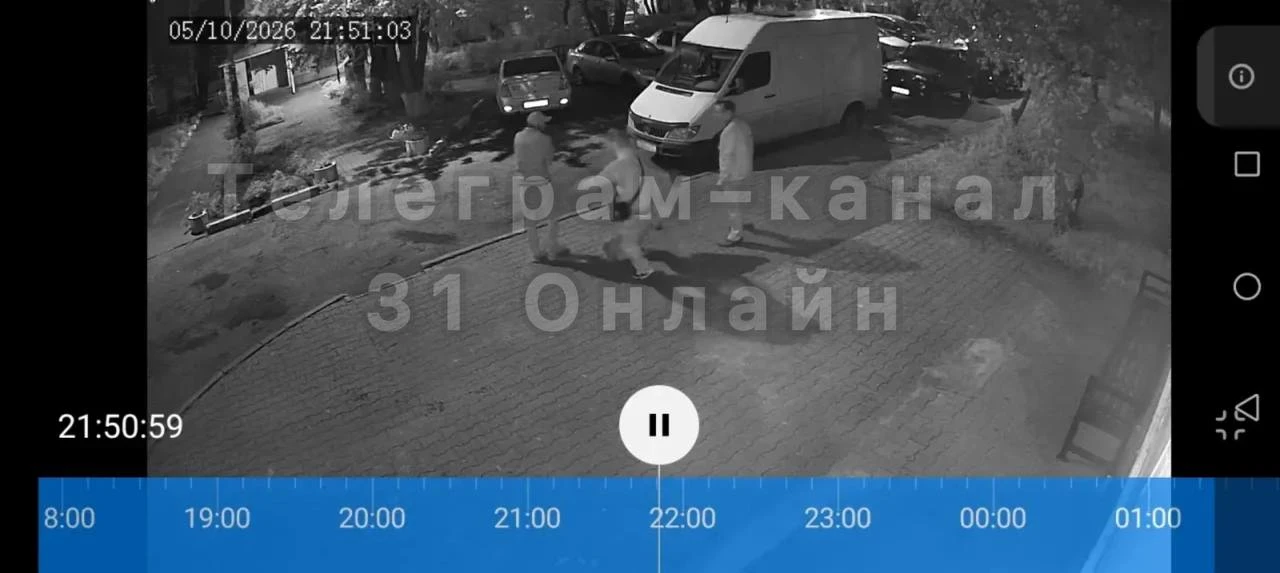 ❗️Вчера вечером возле 9-го подъезда дома №4 на улице Королёва трое неизвестных напали н...